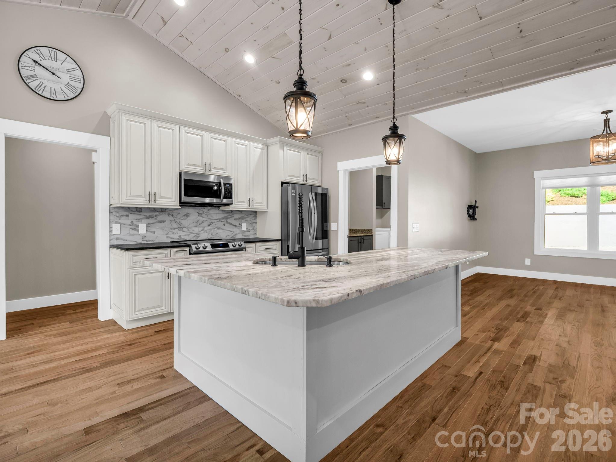 38 Scenic View Drive — Hendersonville