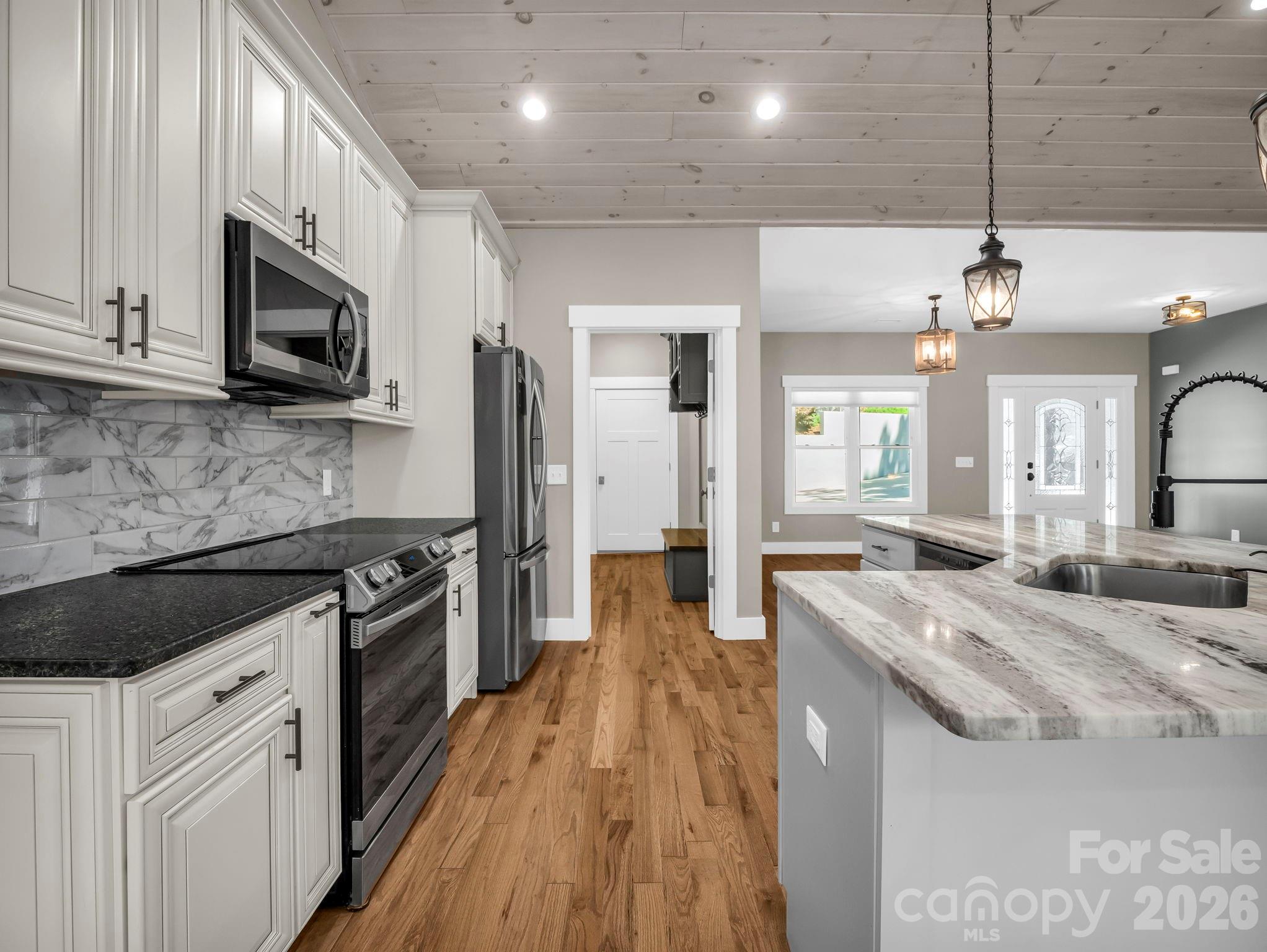 38 Scenic View Drive — Hendersonville