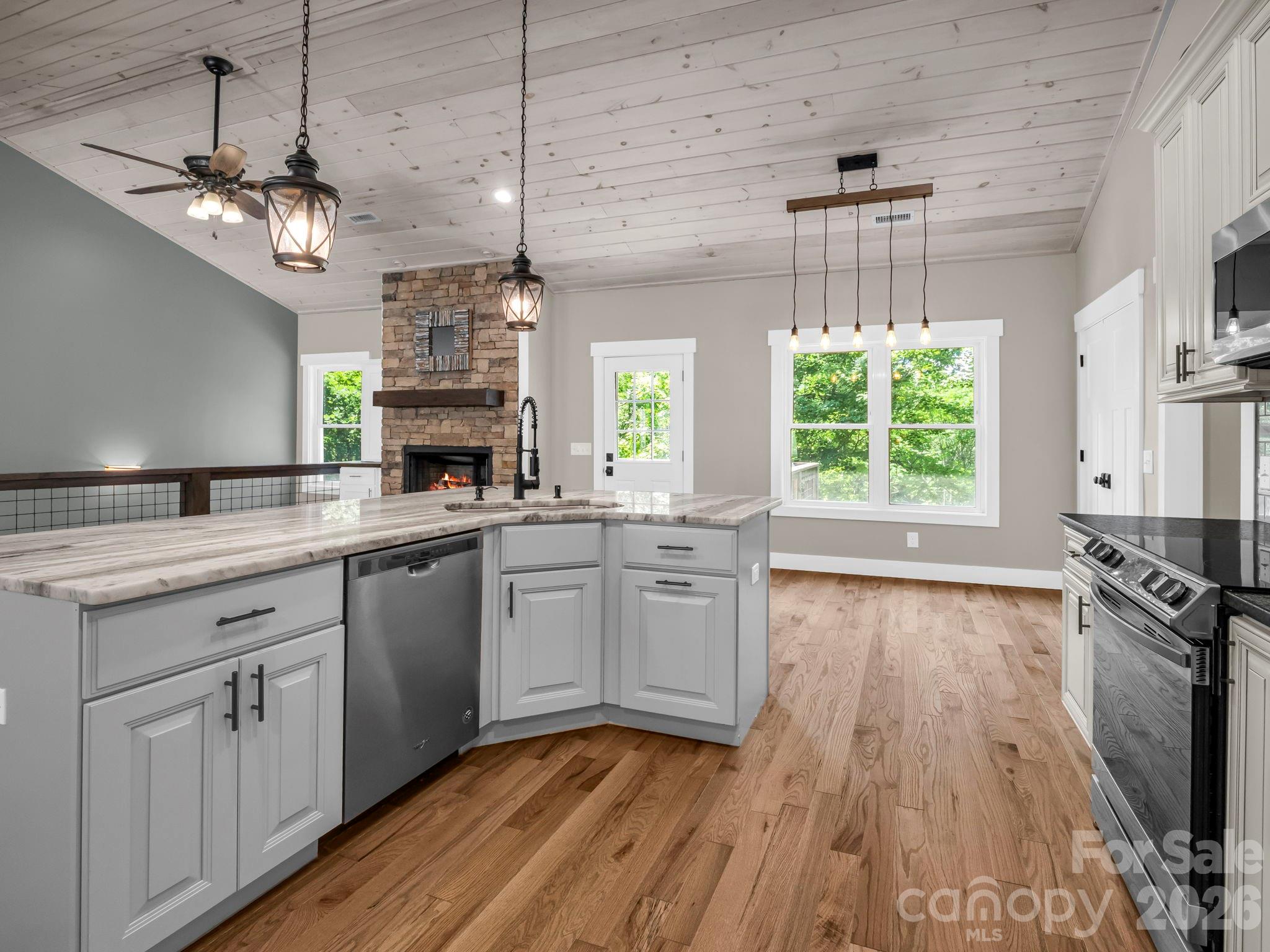 38 Scenic View Drive — Hendersonville