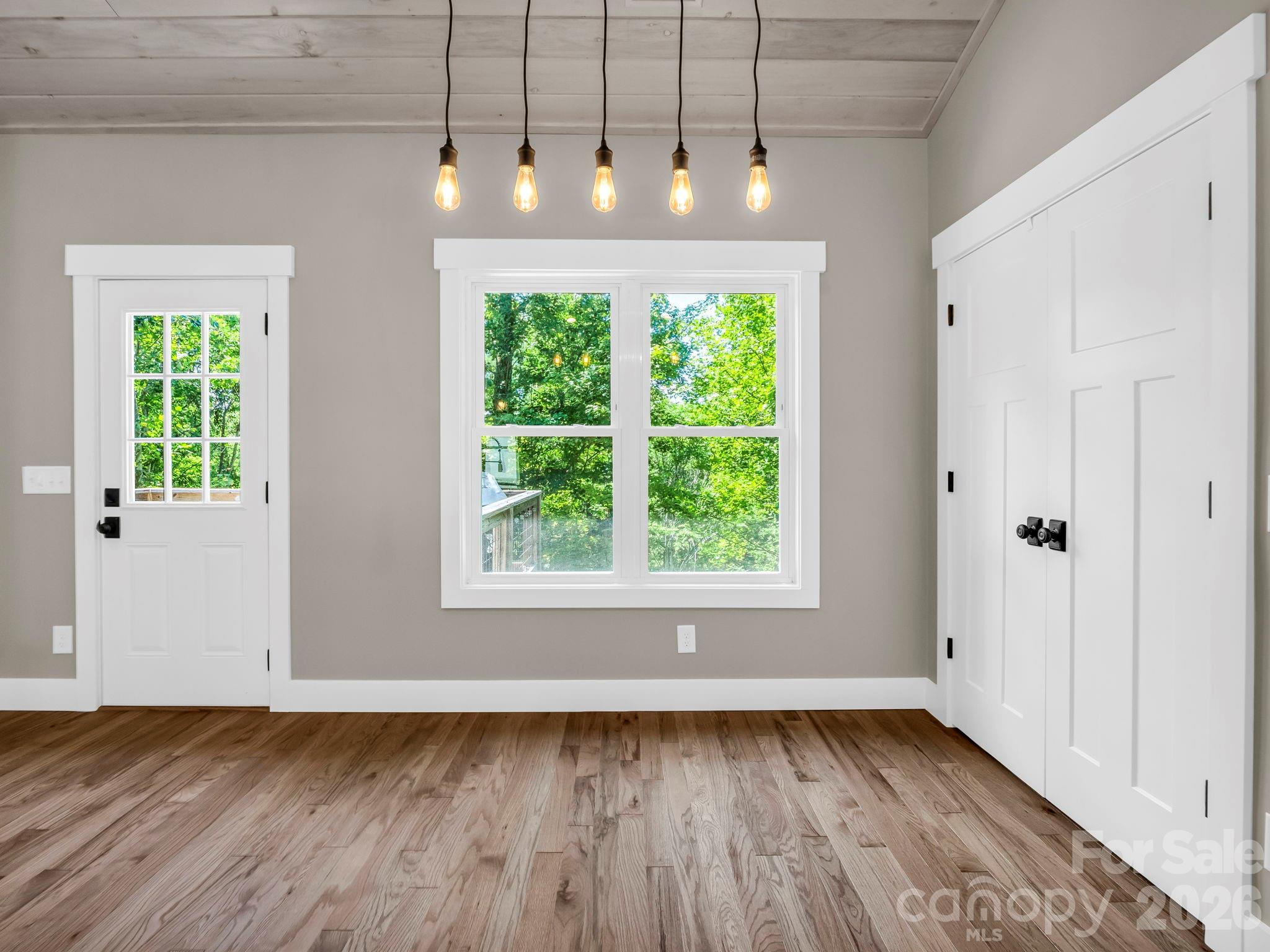 38 Scenic View Drive — Hendersonville