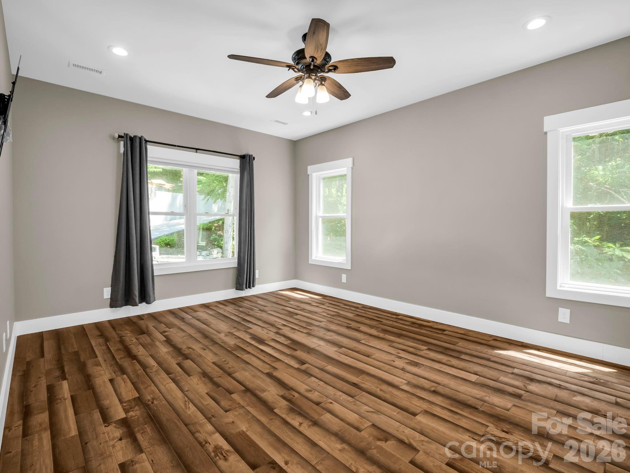 38 Scenic View Drive — Hendersonville