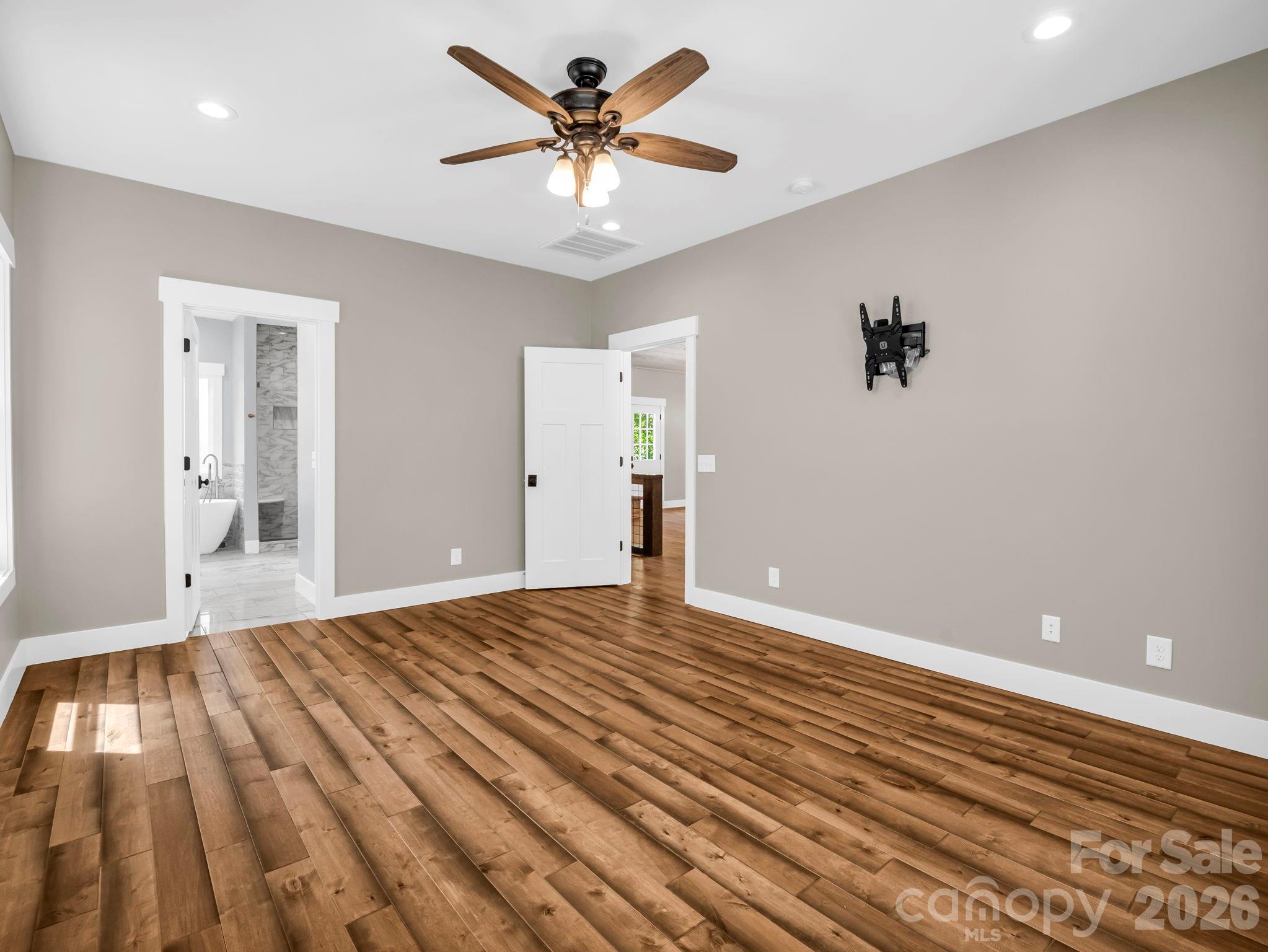 38 Scenic View Drive — Hendersonville