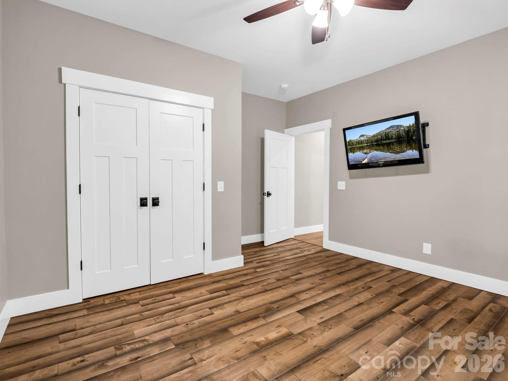 38 Scenic View Drive — Hendersonville