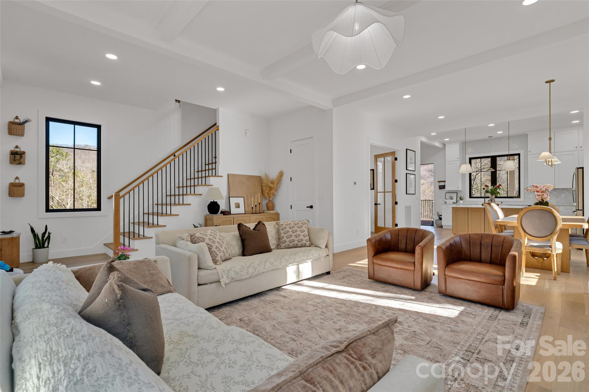 26 Pineview Road — Fairview