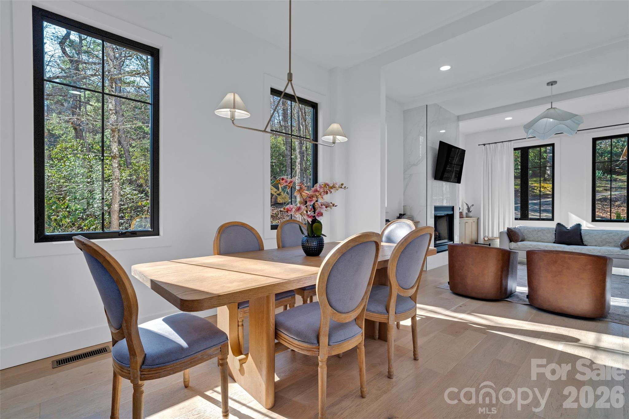 26 Pineview Road — Fairview