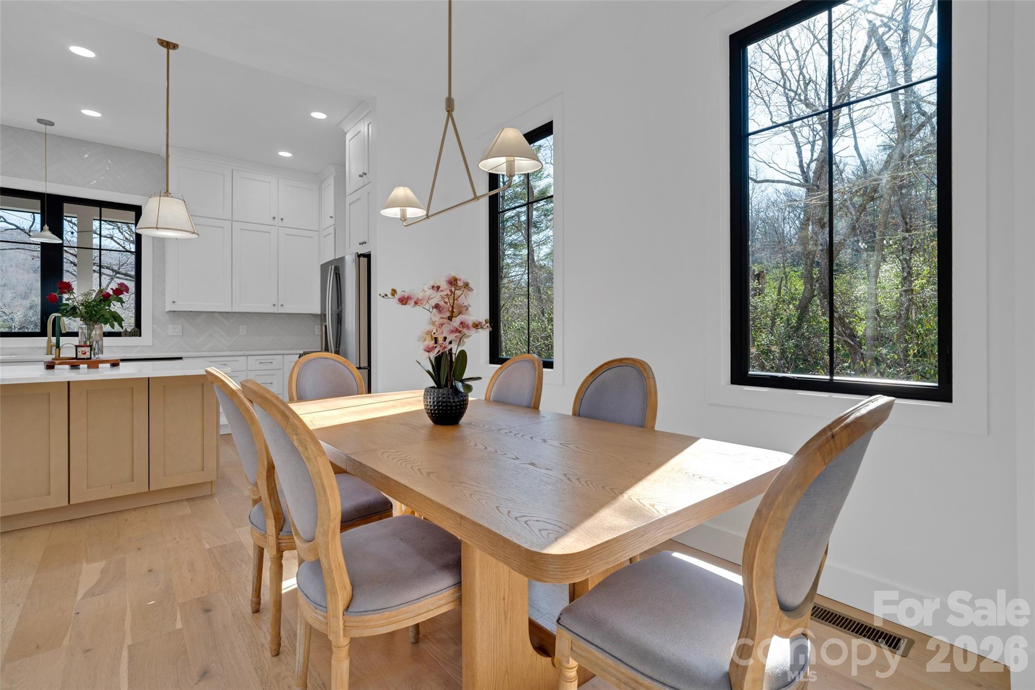 26 Pineview Road — Fairview