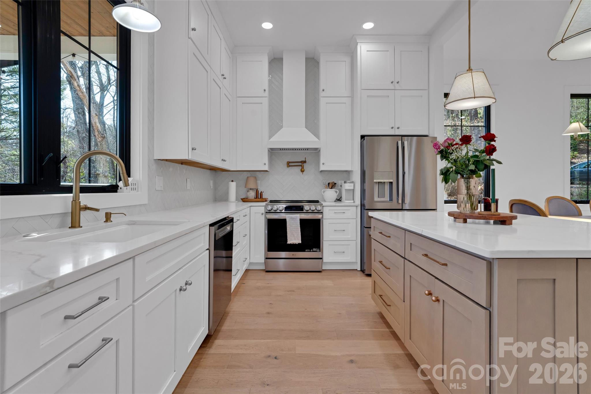 26 Pineview Road — Fairview
