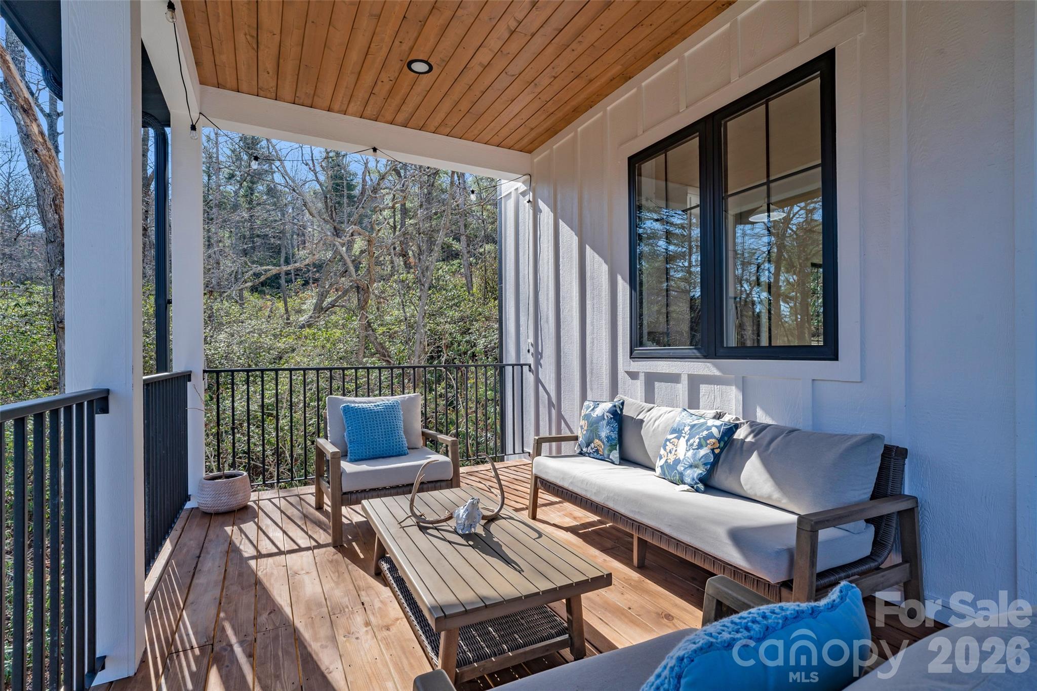 26 Pineview Road — Fairview