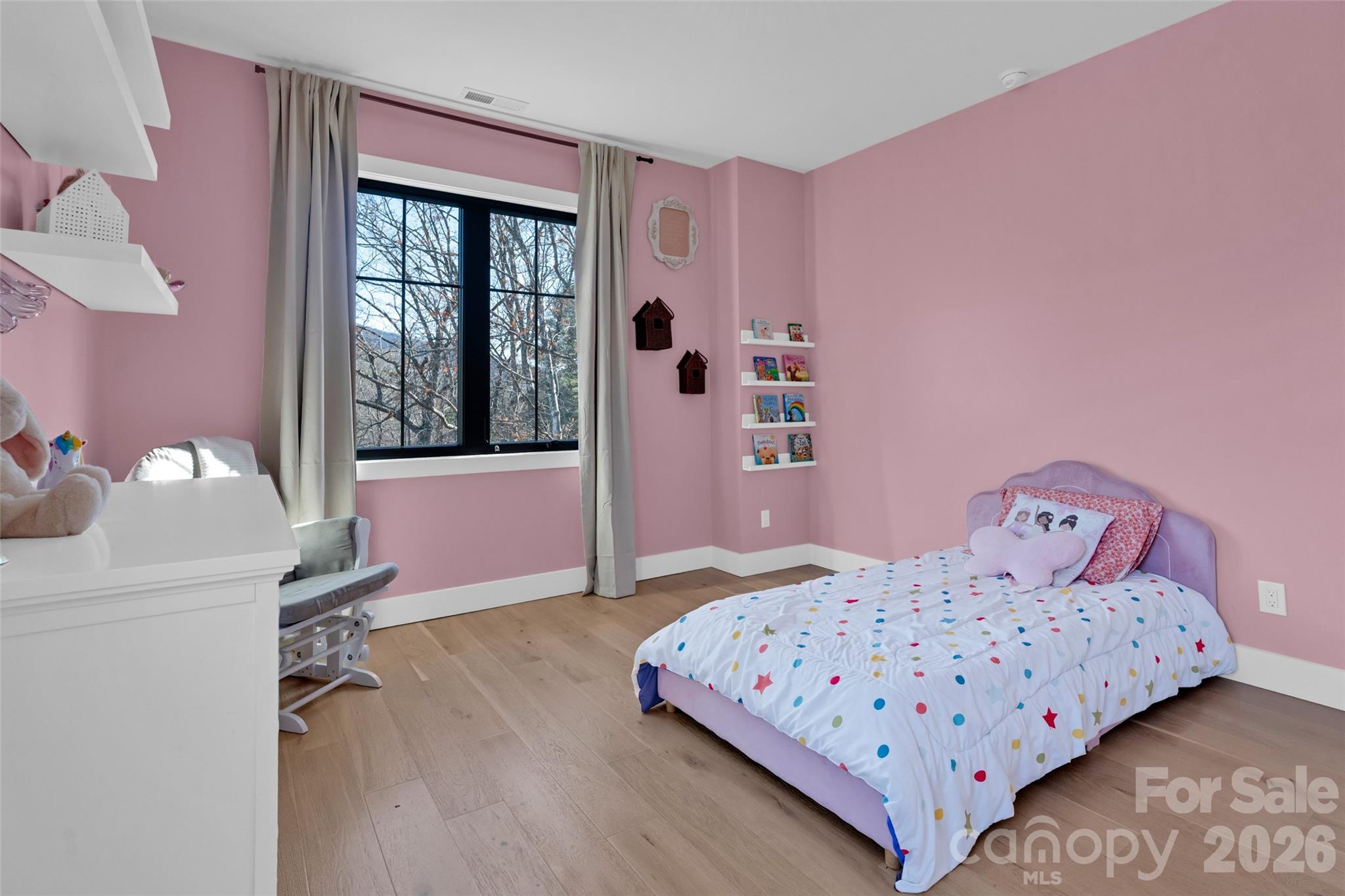 26 Pineview Road — Fairview