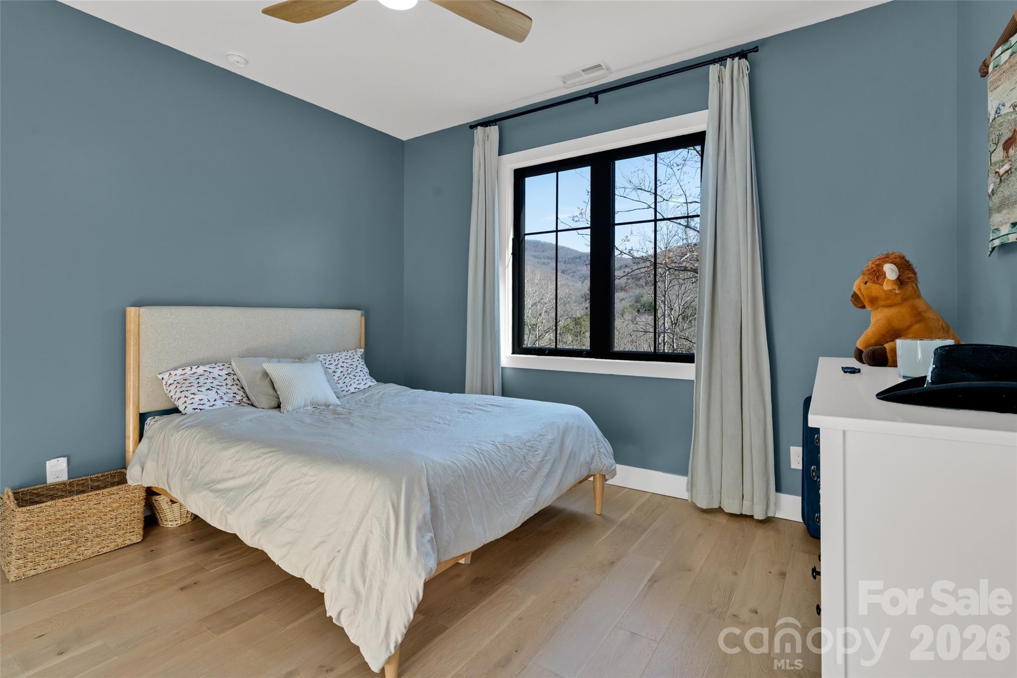 26 Pineview Road — Fairview