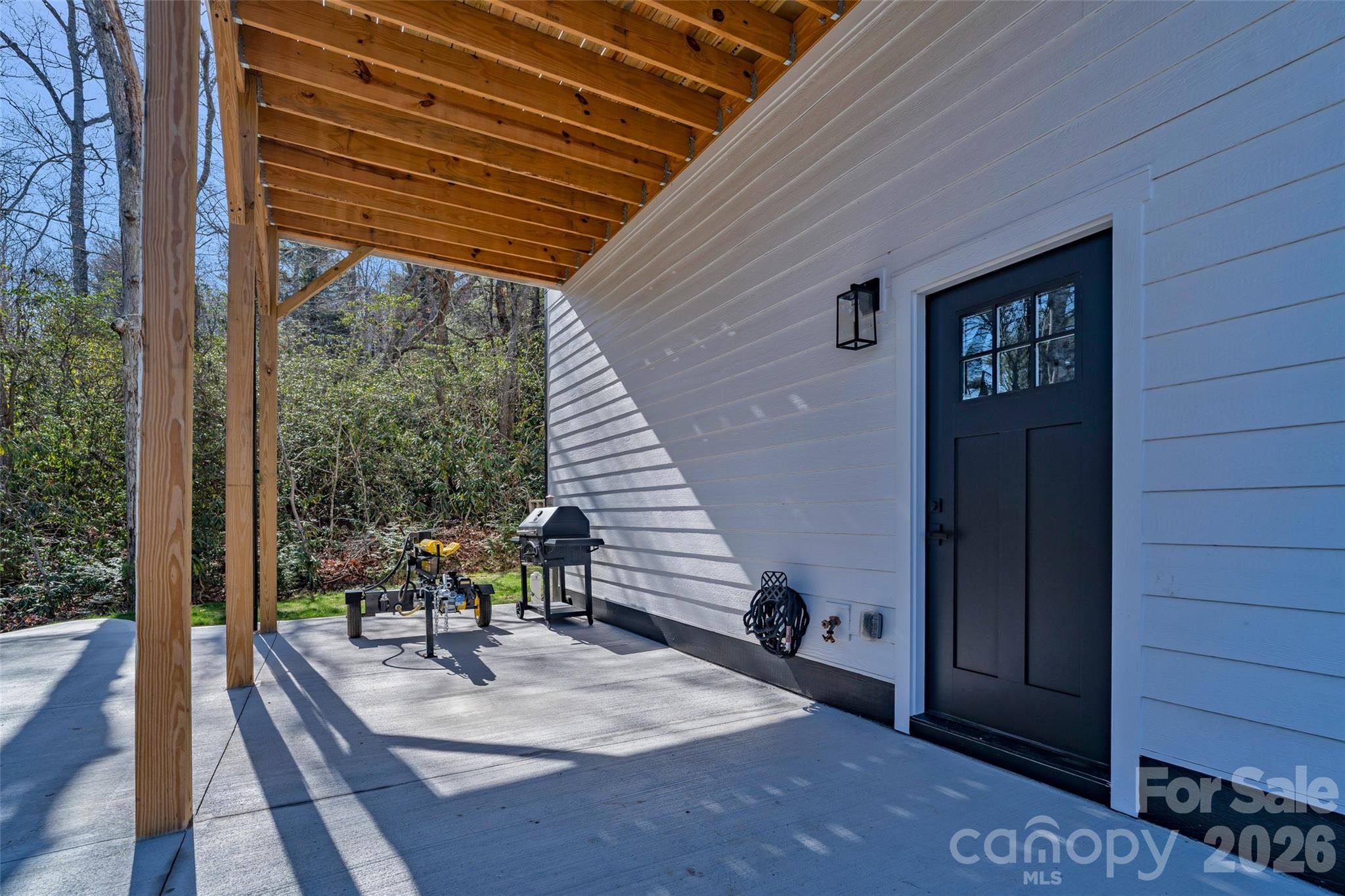 26 Pineview Road — Fairview