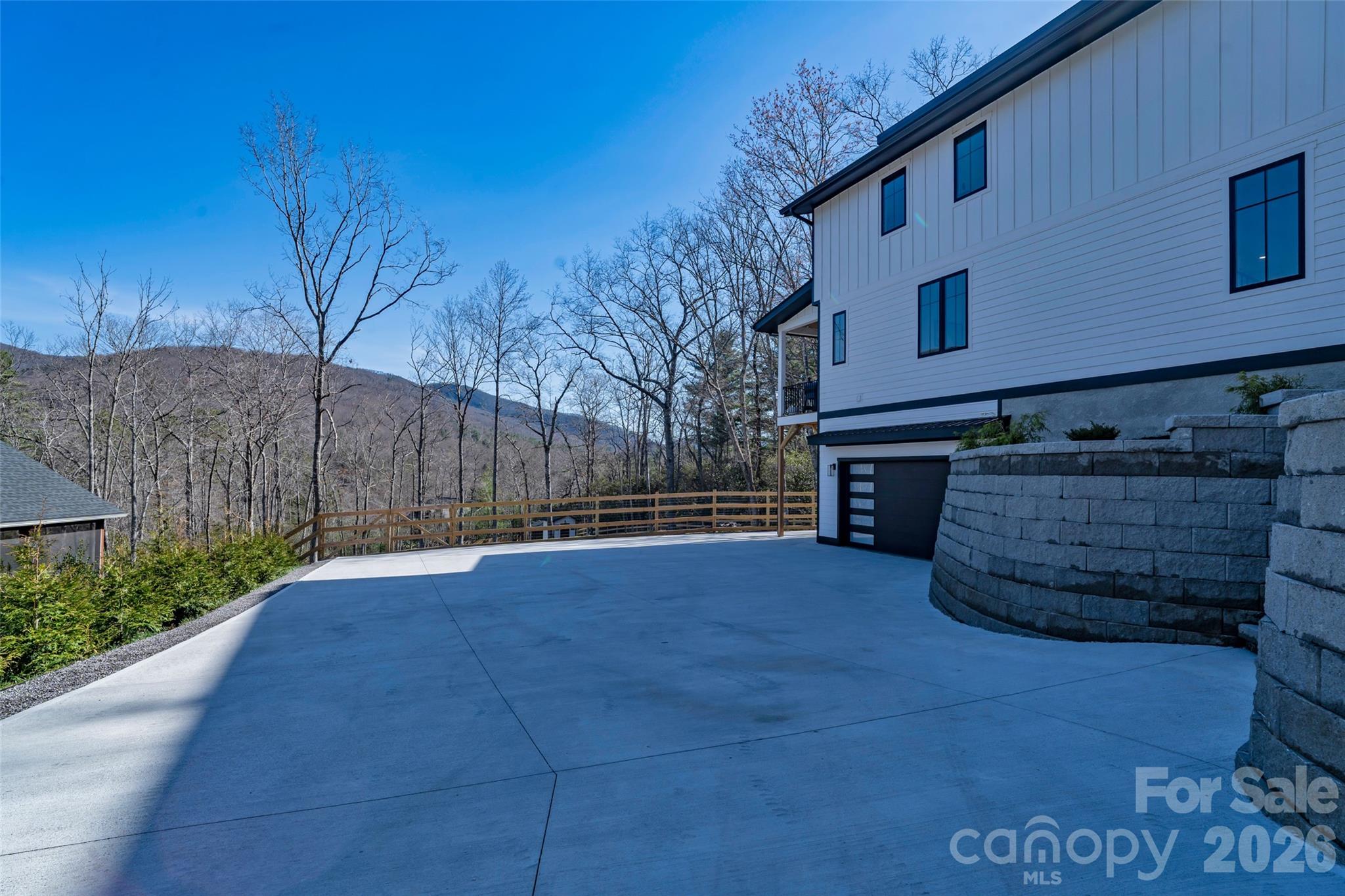 26 Pineview Road — Fairview