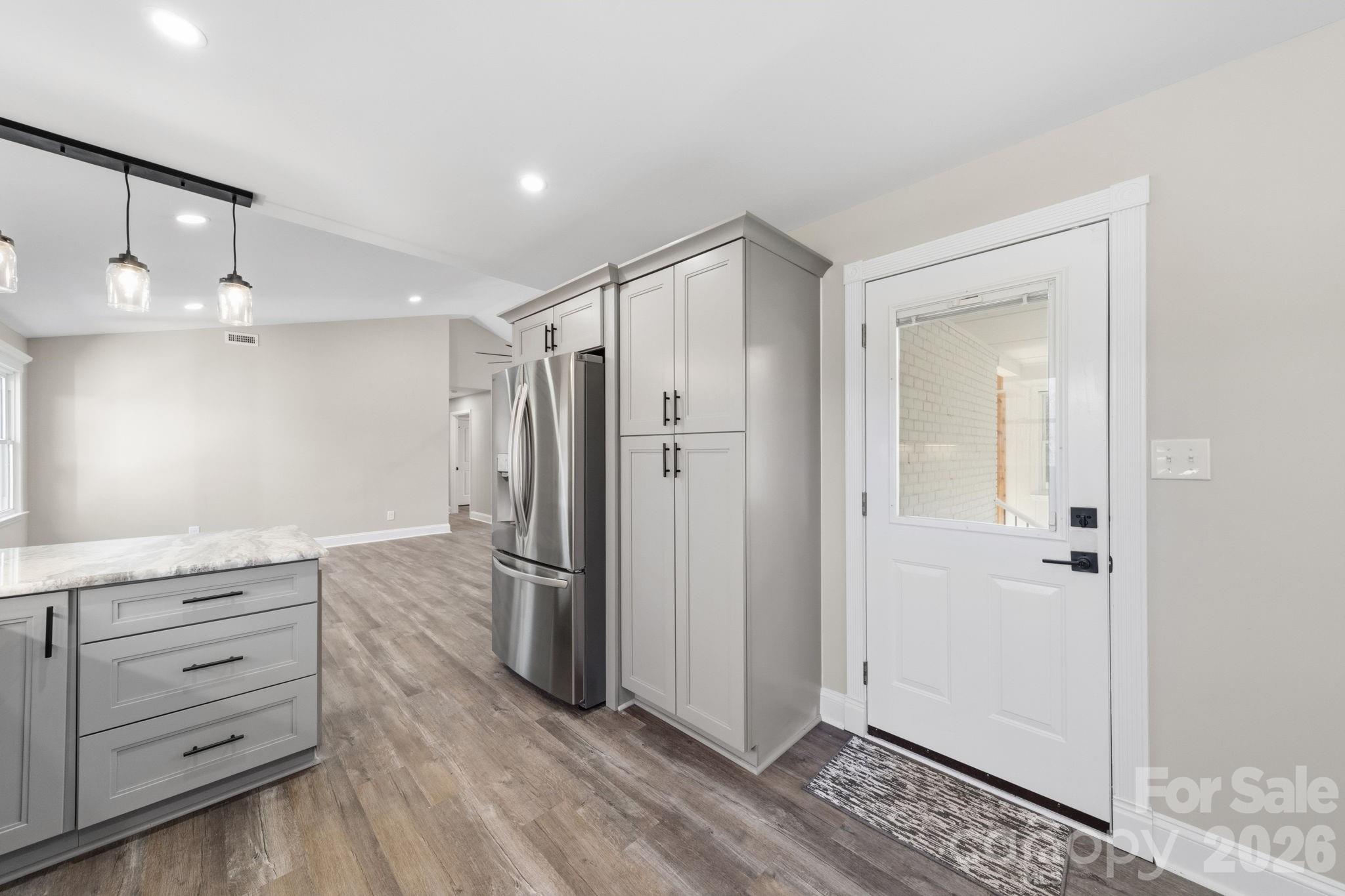 861 Union Church Road — Lancaster