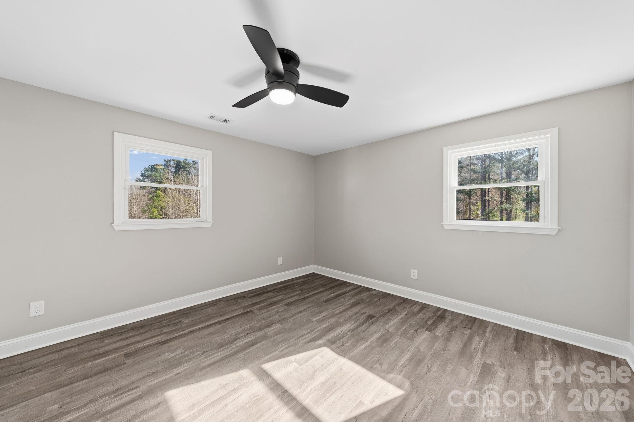 861 Union Church Road — Lancaster