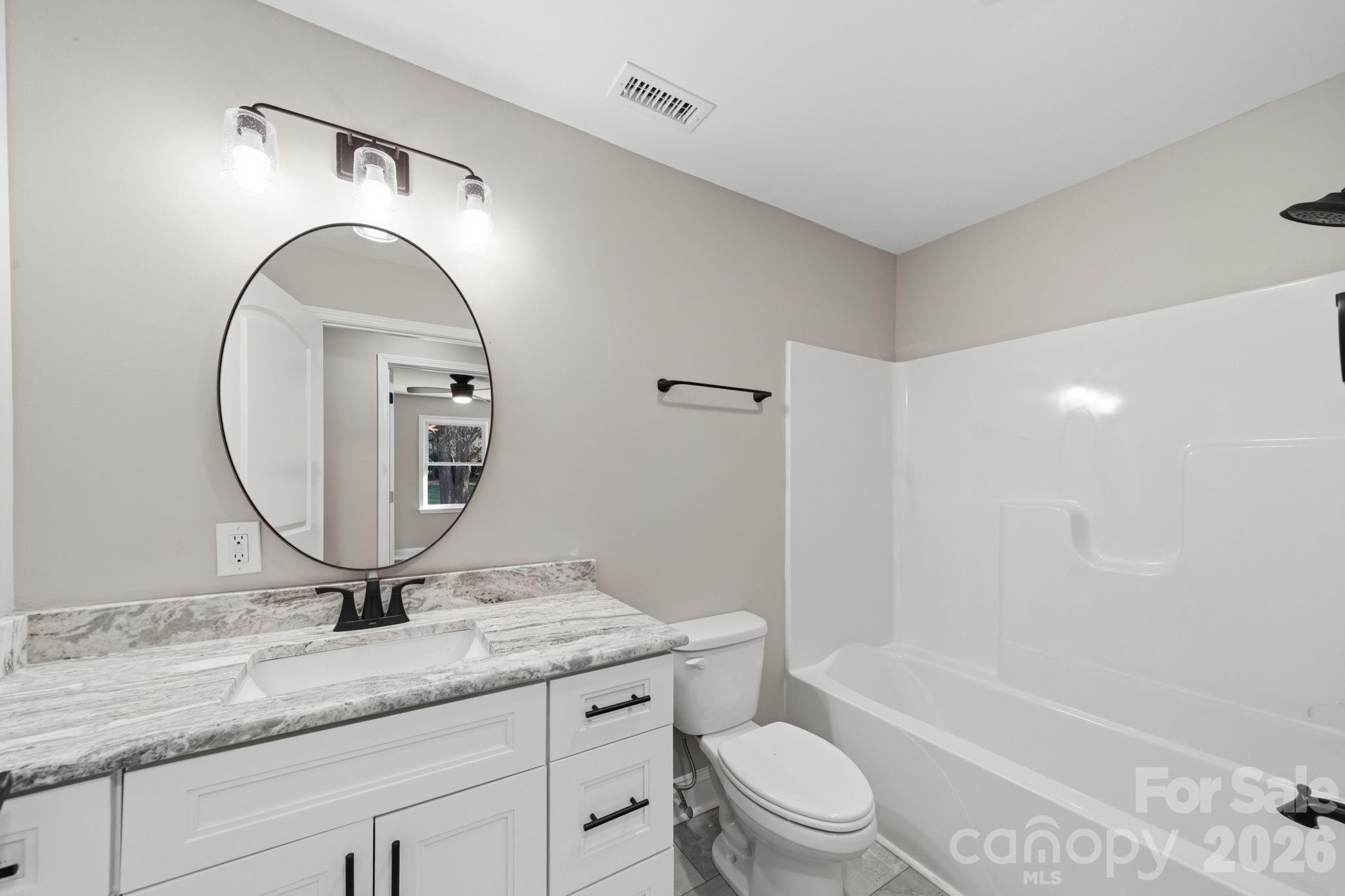 861 Union Church Road — Lancaster