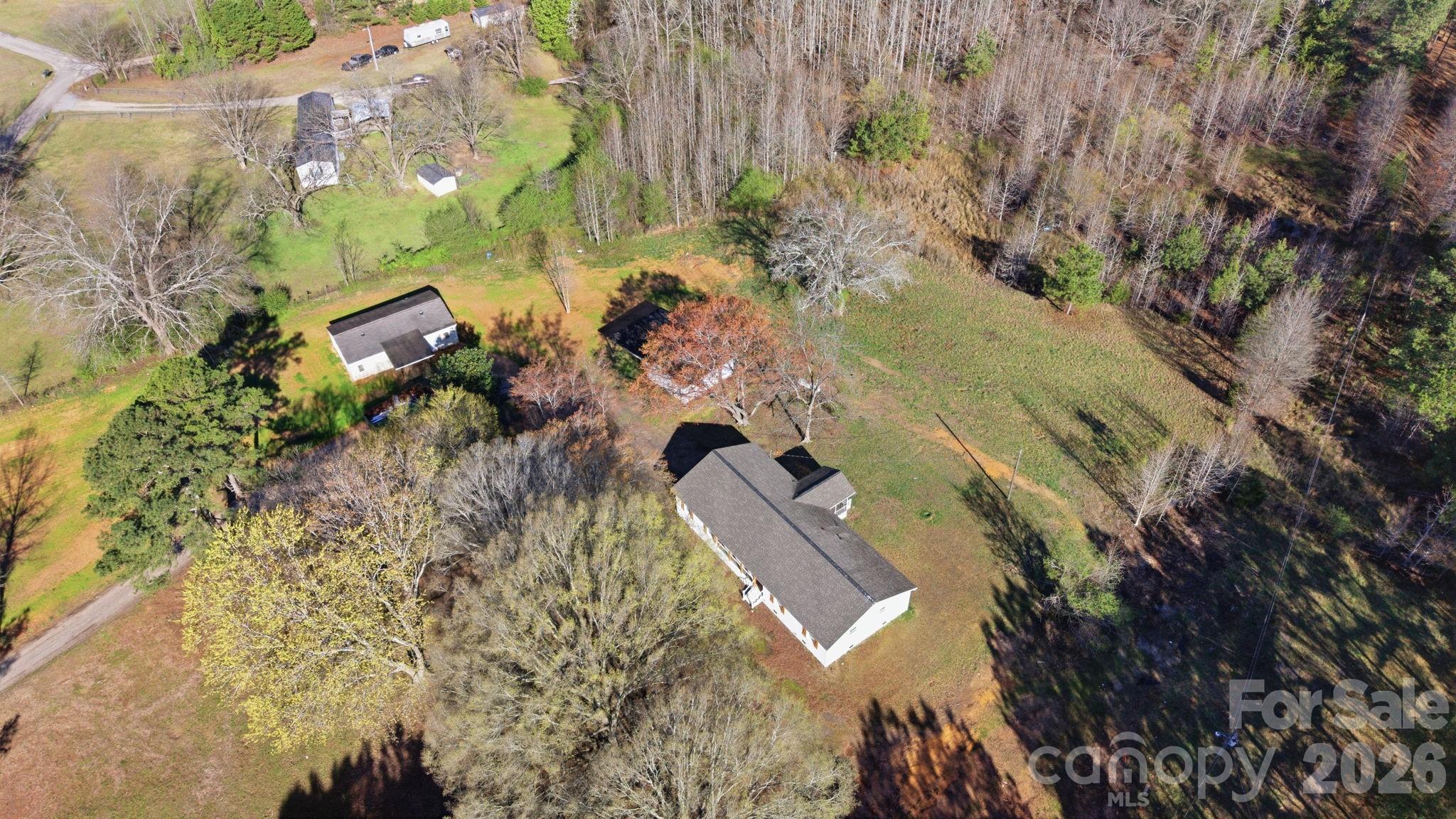 861 Union Church Road — Lancaster