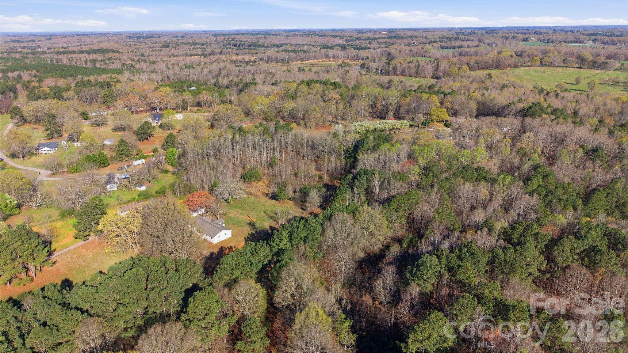 861 Union Church Road — Lancaster