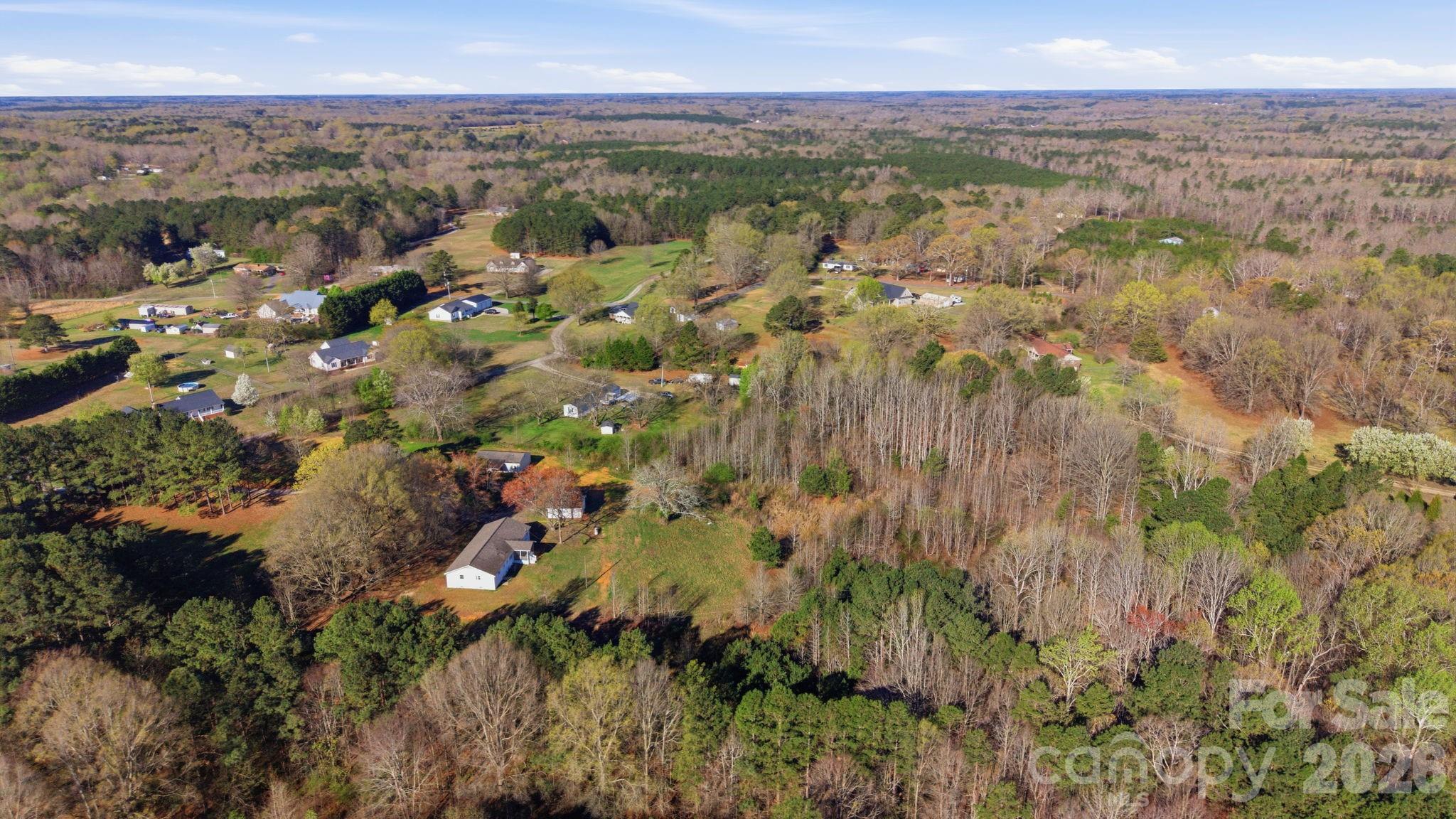 861 Union Church Road — Lancaster