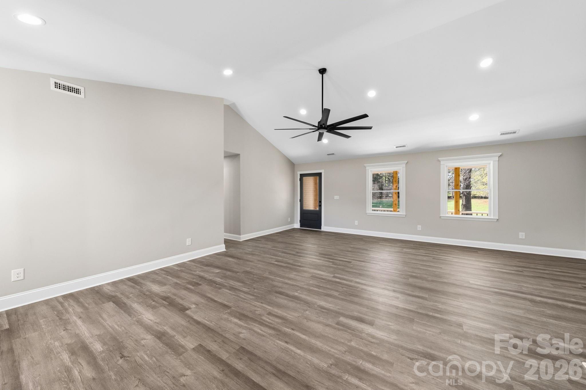 861 Union Church Road — Lancaster