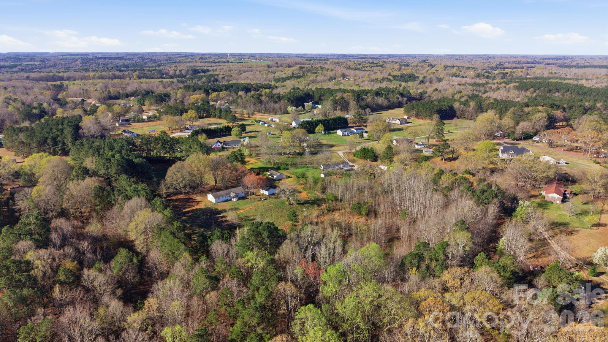 861 Union Church Road — Lancaster
