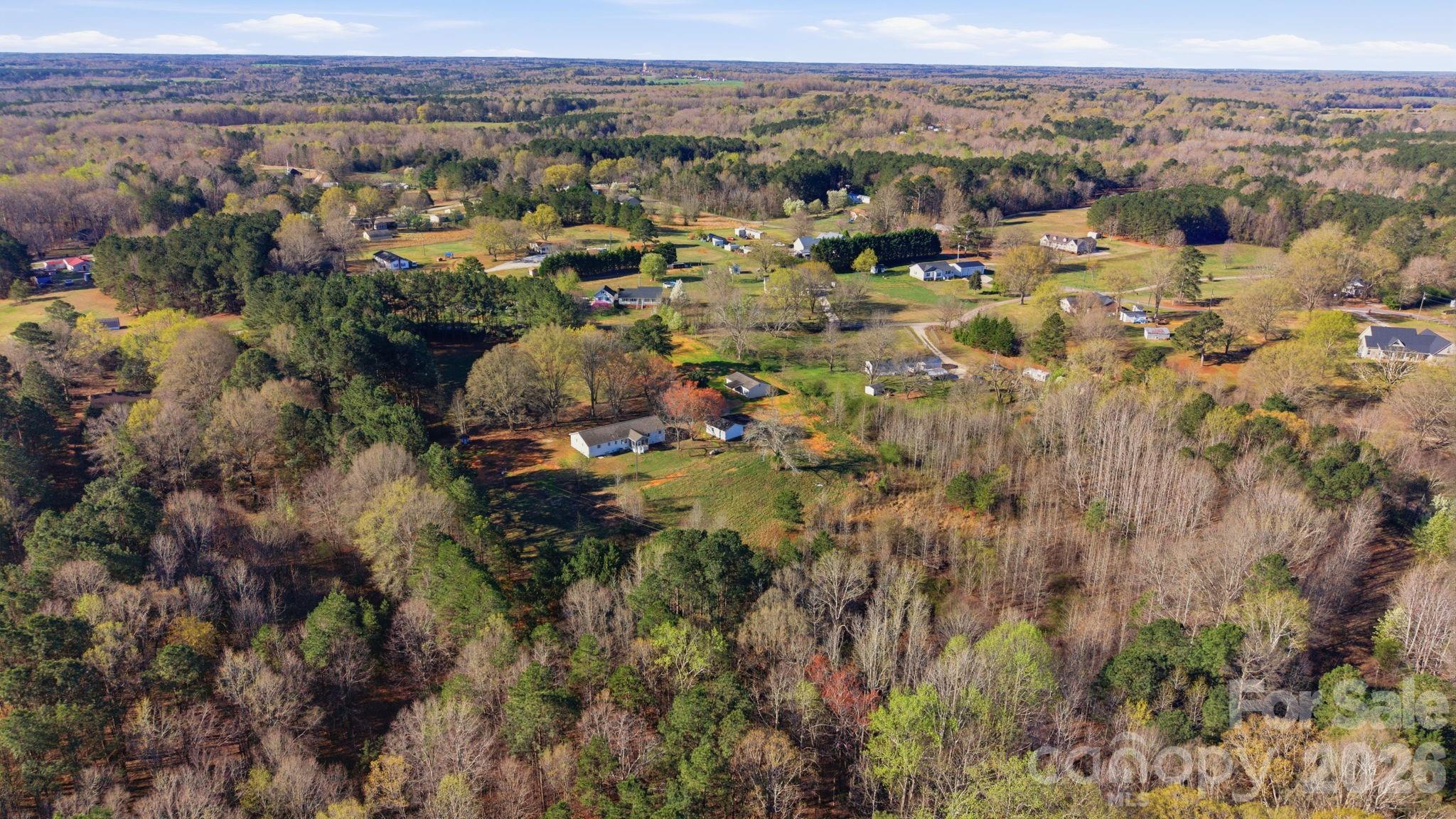 861 Union Church Road — Lancaster