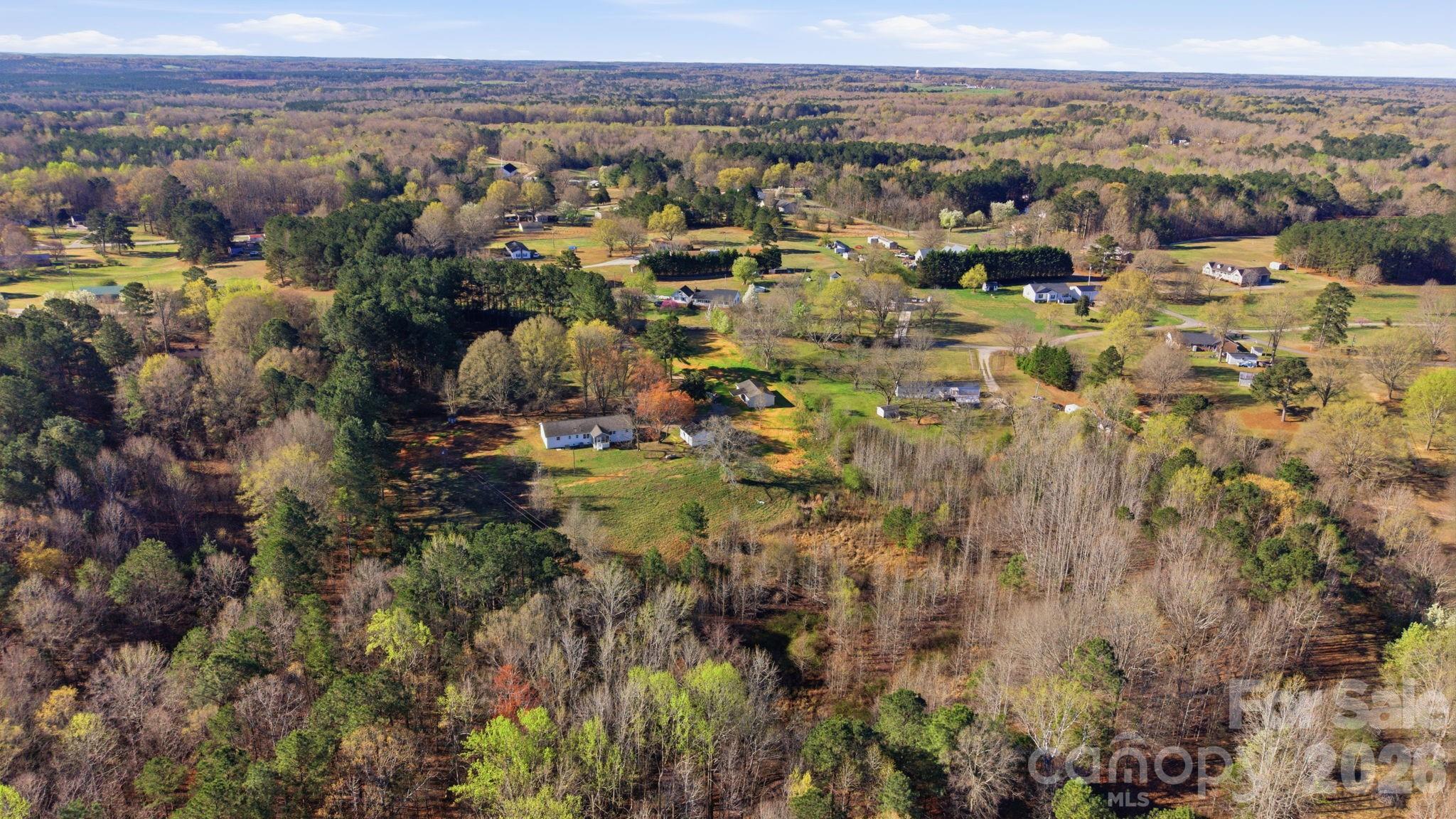 861 Union Church Road — Lancaster