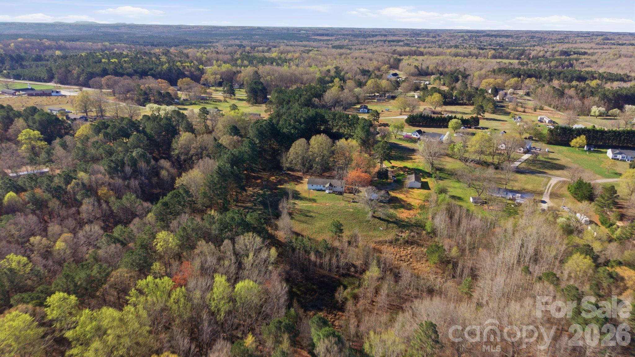 861 Union Church Road — Lancaster