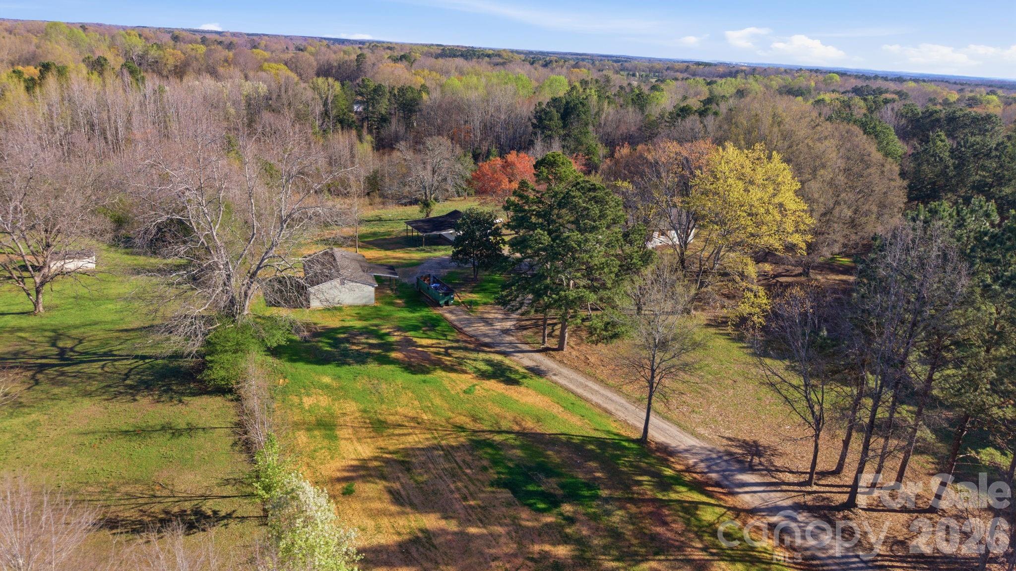 861 Union Church Road — Lancaster