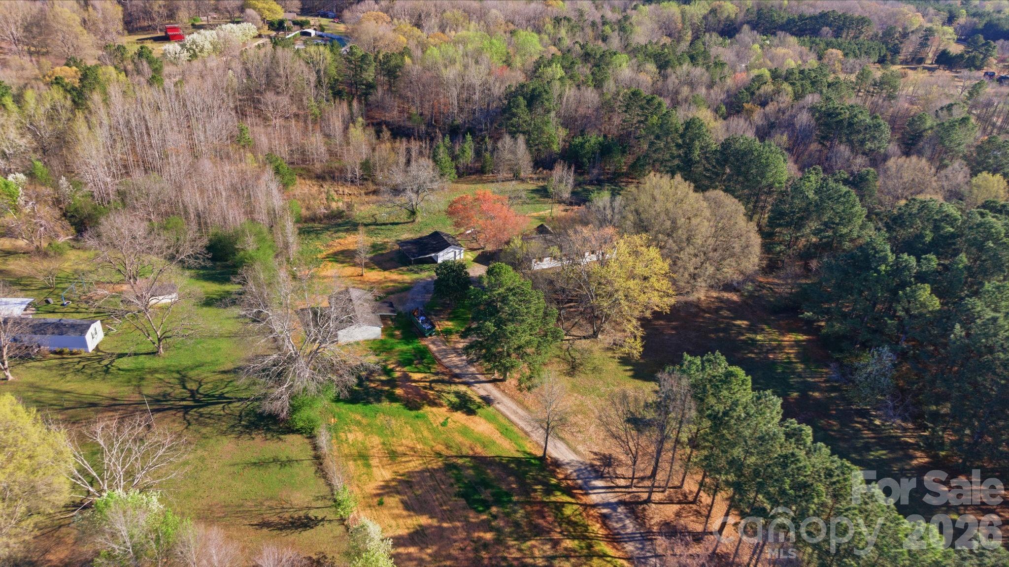 861 Union Church Road — Lancaster