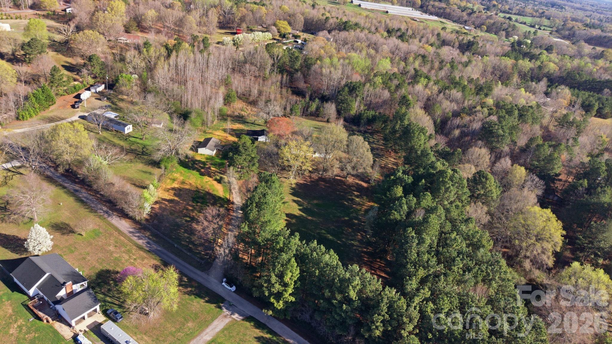 861 Union Church Road — Lancaster