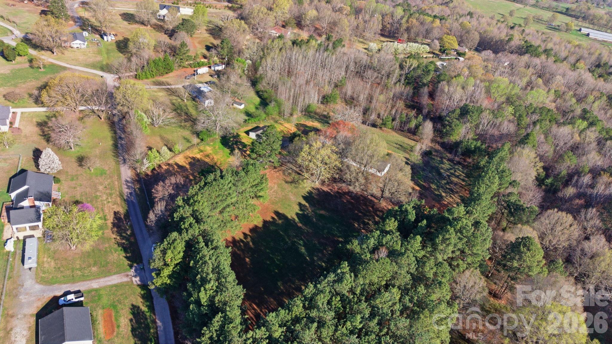 861 Union Church Road — Lancaster
