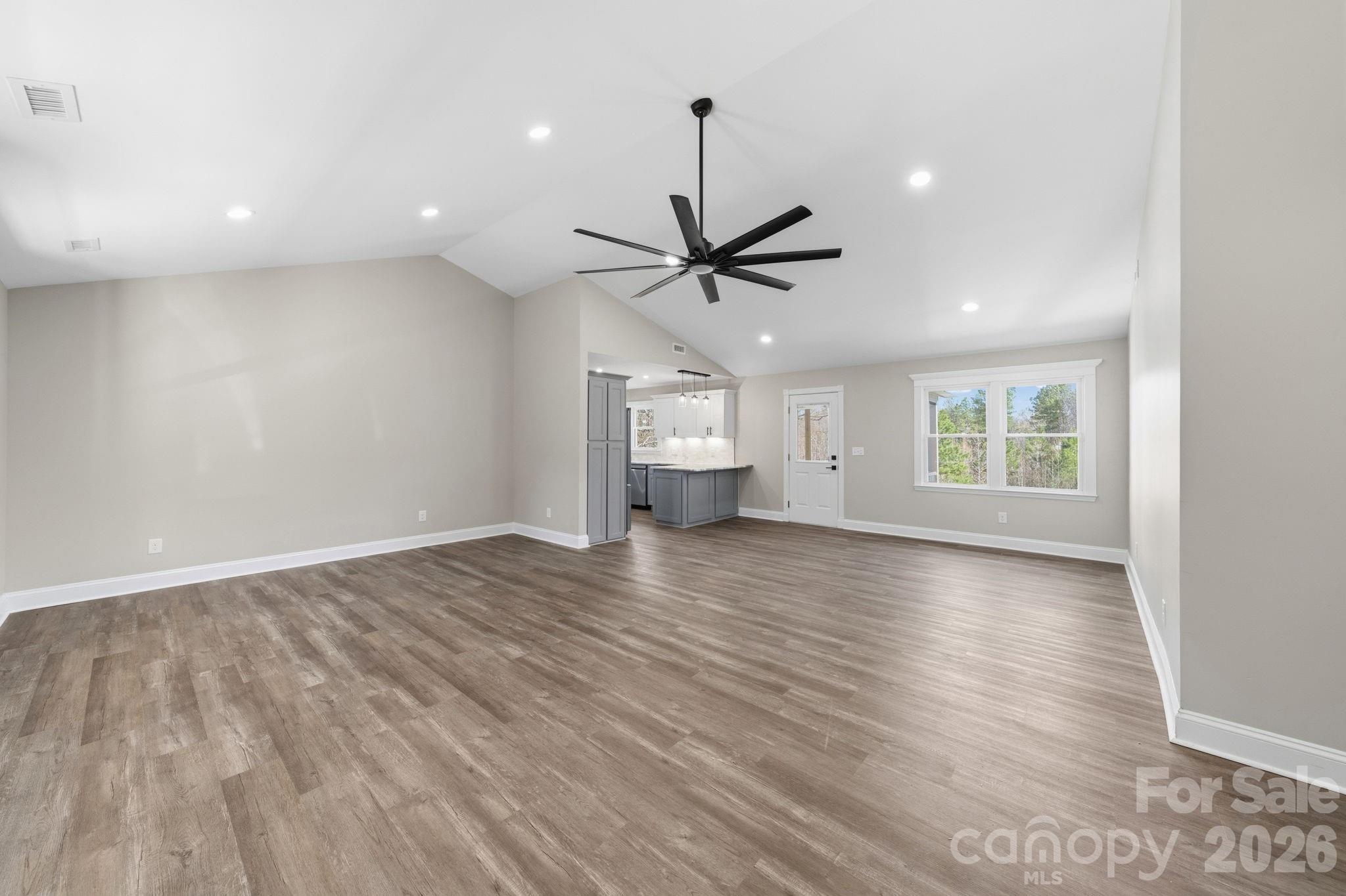 861 Union Church Road — Lancaster