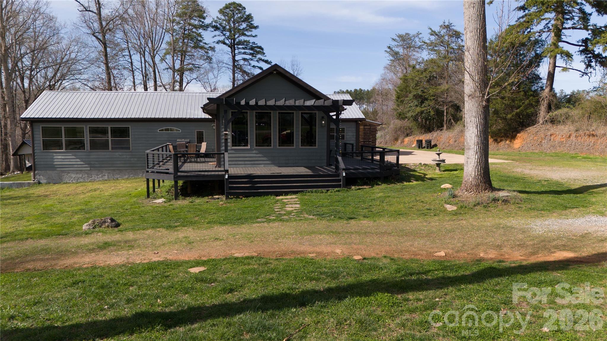 4107 Sandy Plains Road — Tryon
