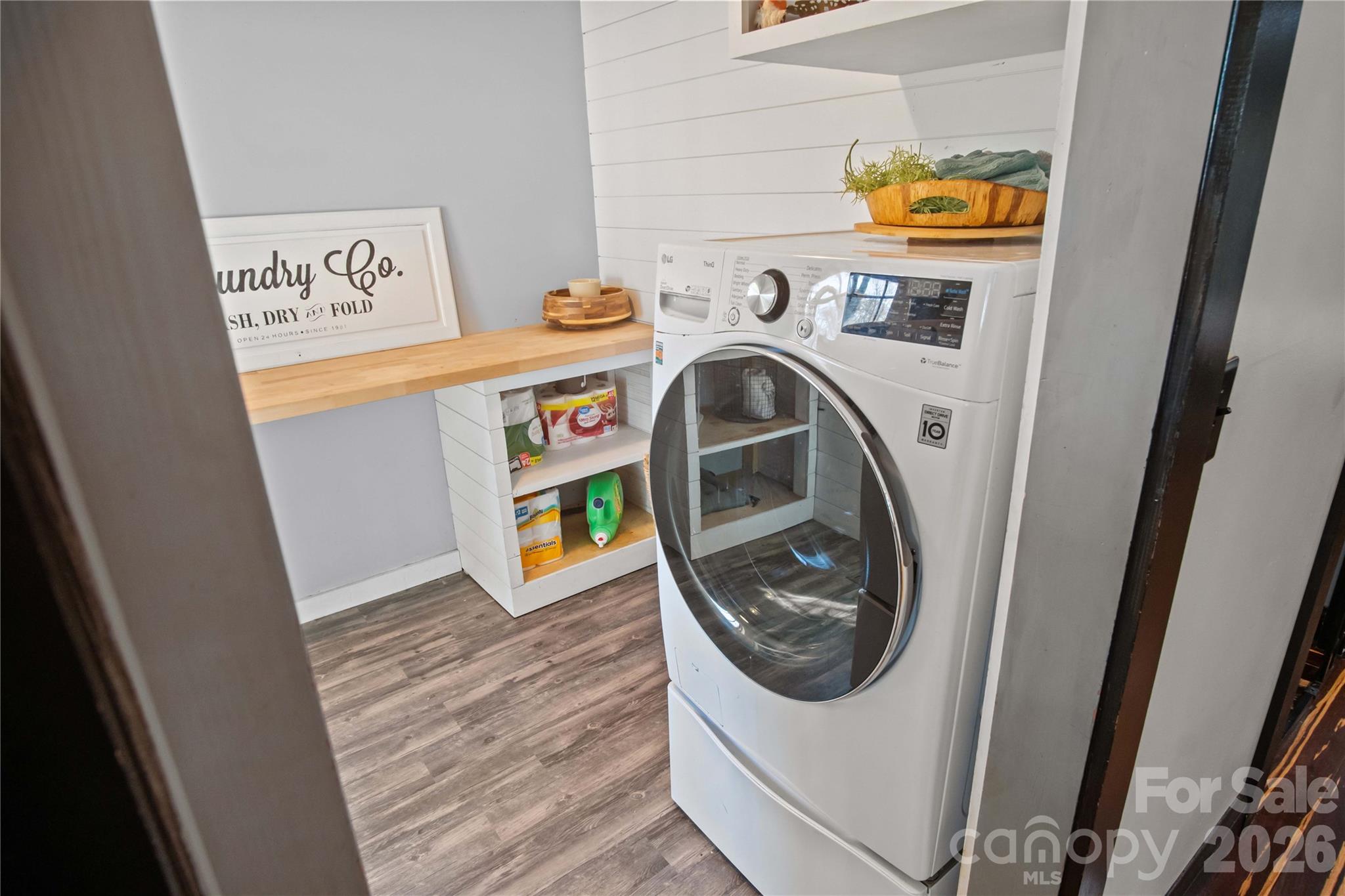 4107 Sandy Plains Road — Tryon