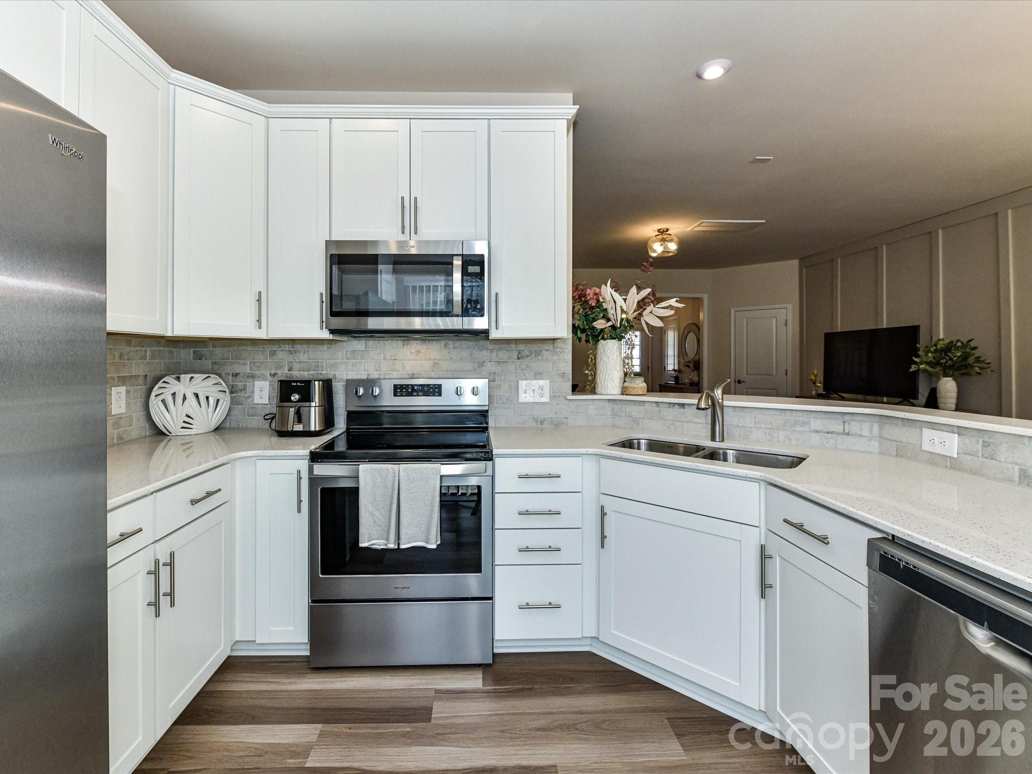 806 Canoe Song Road — Fort Mill