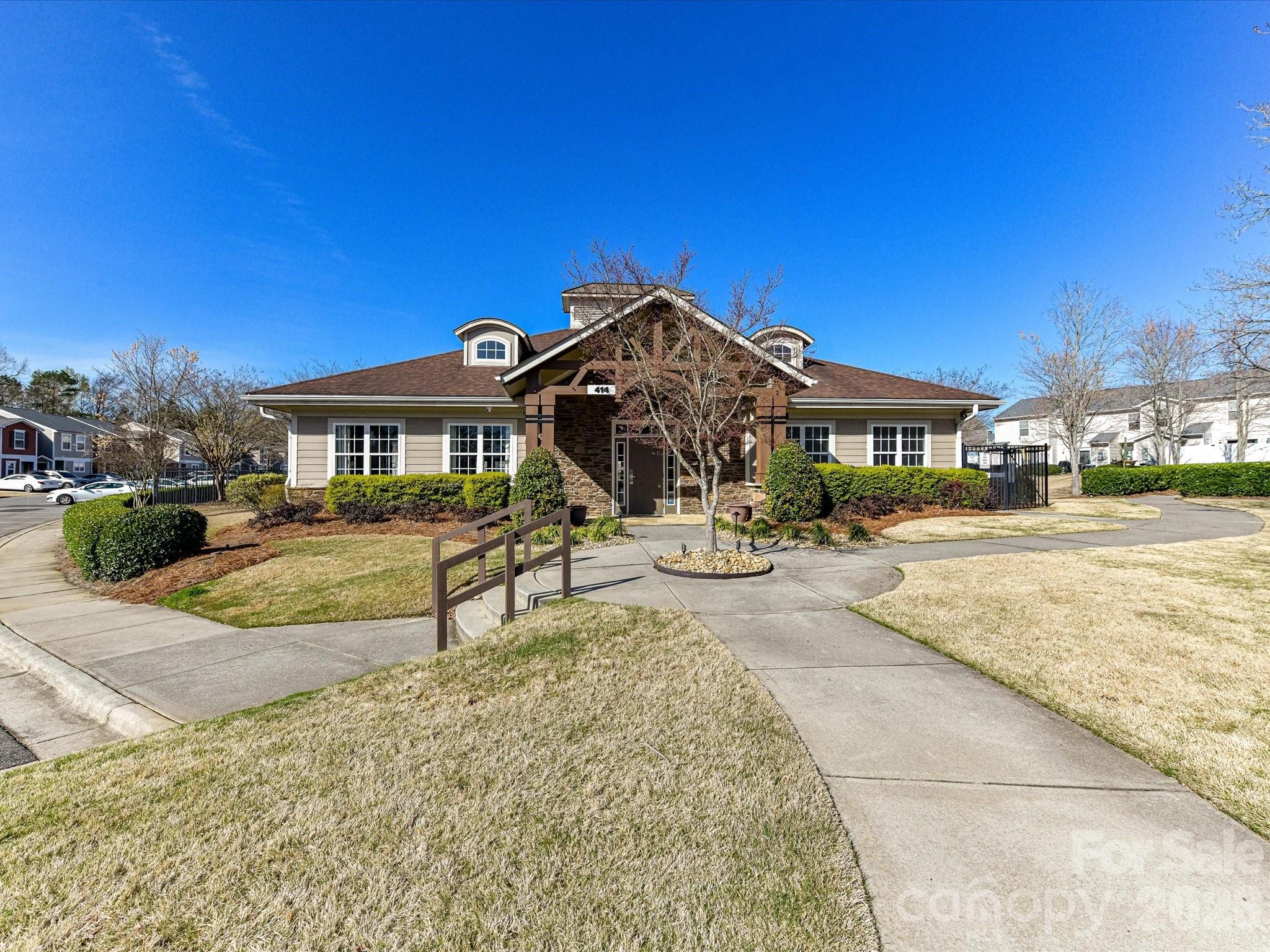806 Canoe Song Road — Fort Mill
