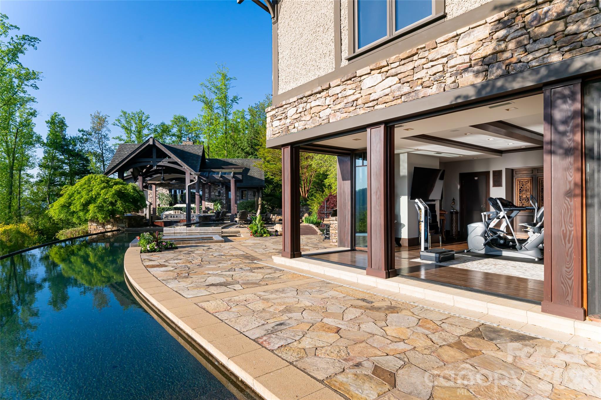 66 N Deerhaven Lane — Asheville
