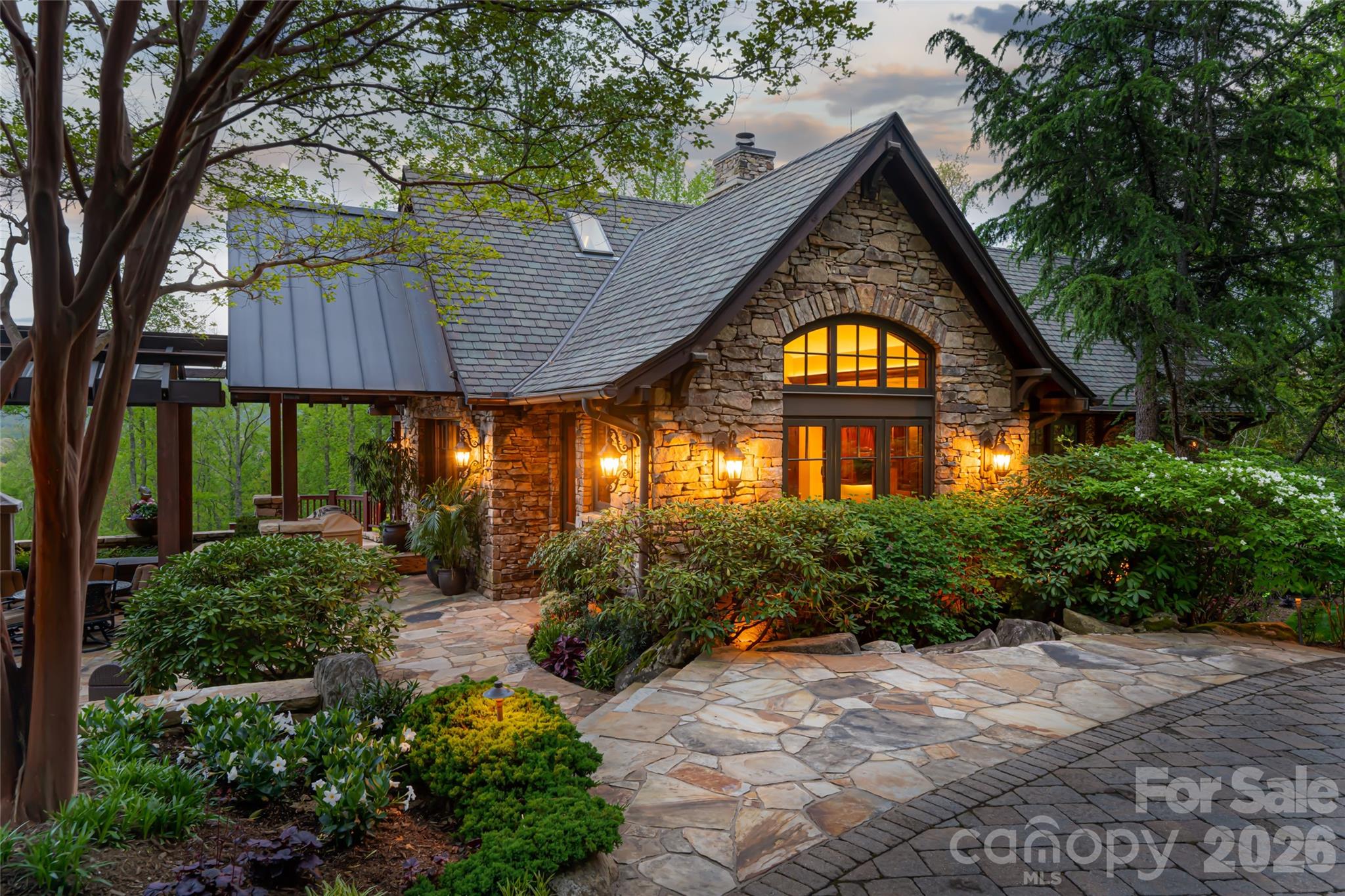 66 N Deerhaven Lane — Asheville