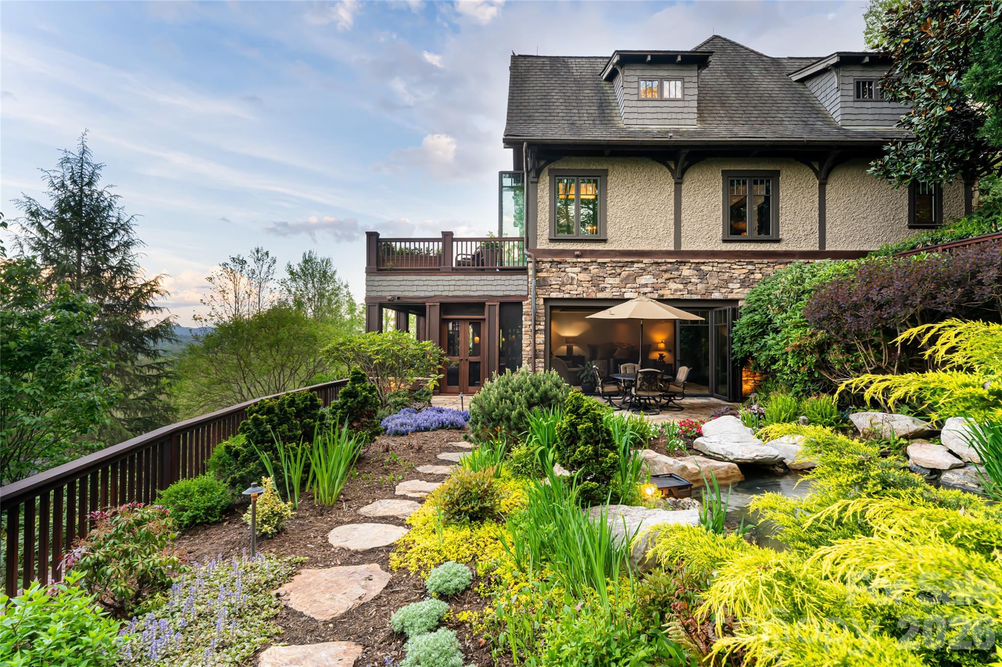 66 N Deerhaven Lane — Asheville