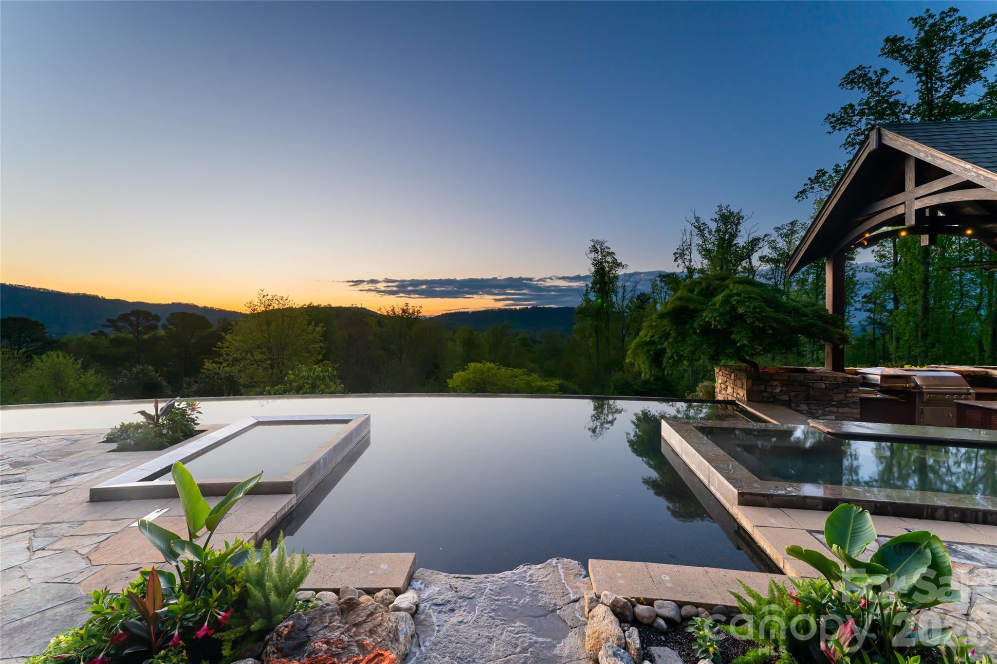 66 N Deerhaven Lane — Asheville