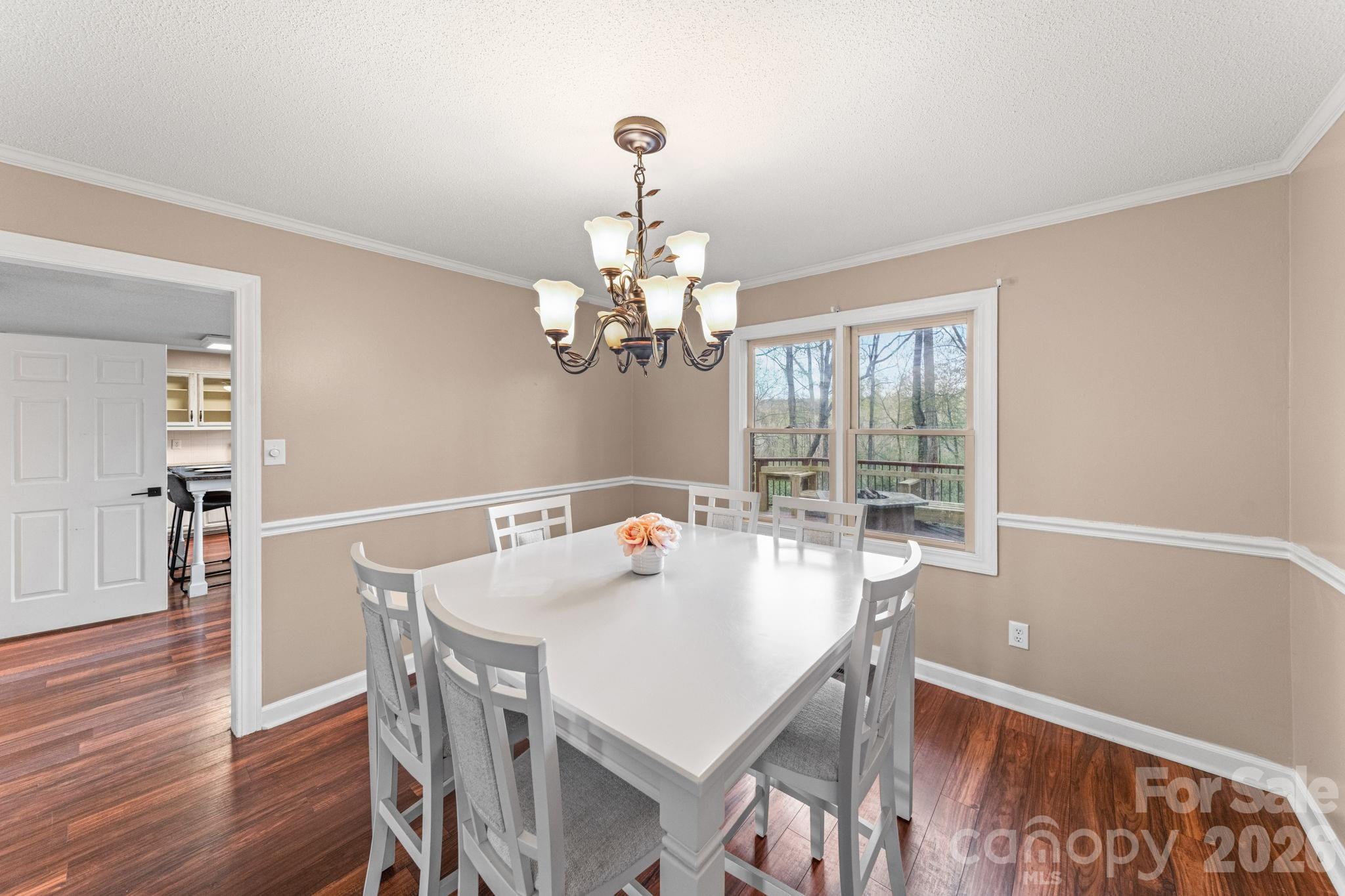200 Maple Court — Lexington