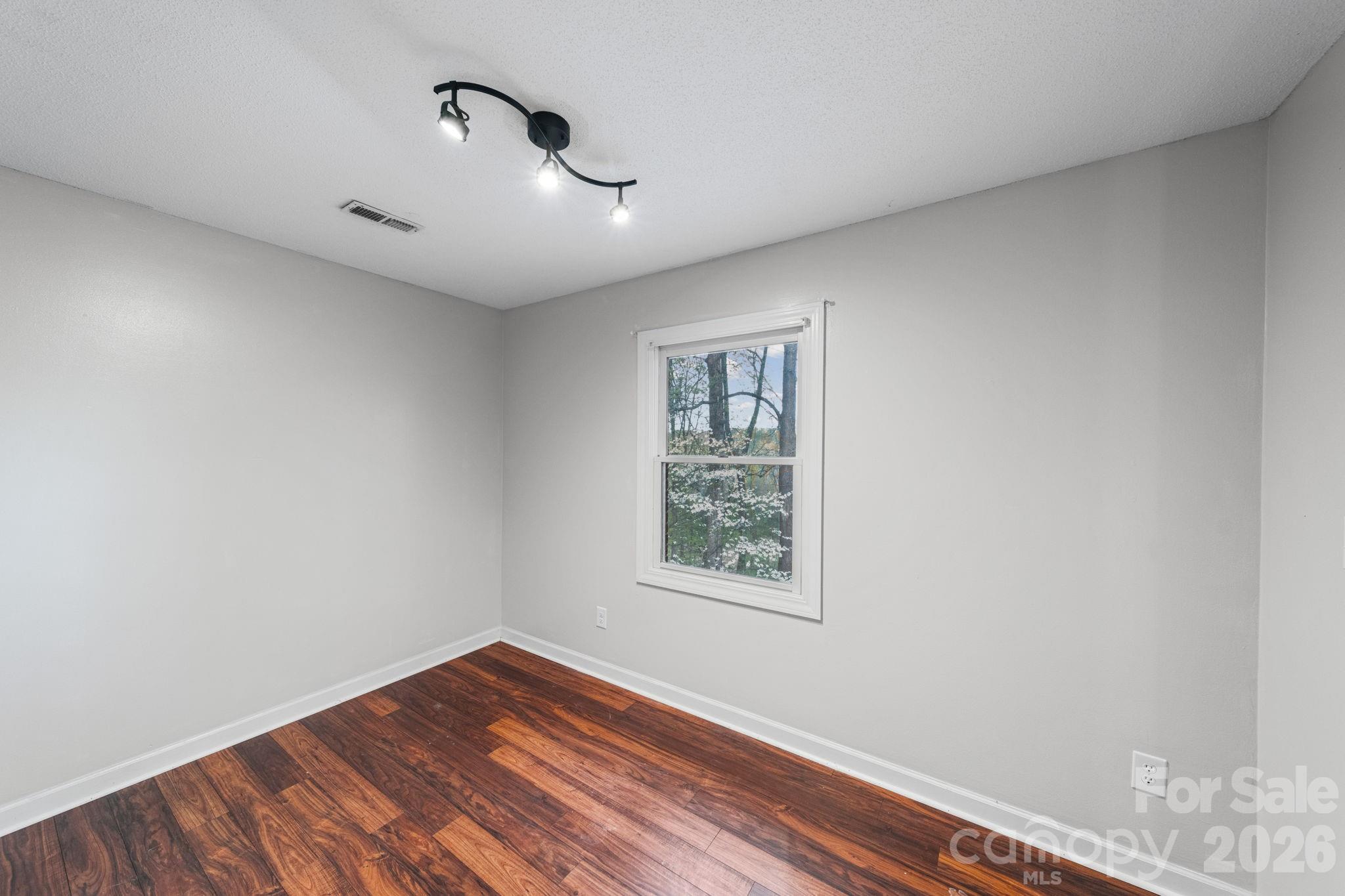 200 Maple Court — Lexington