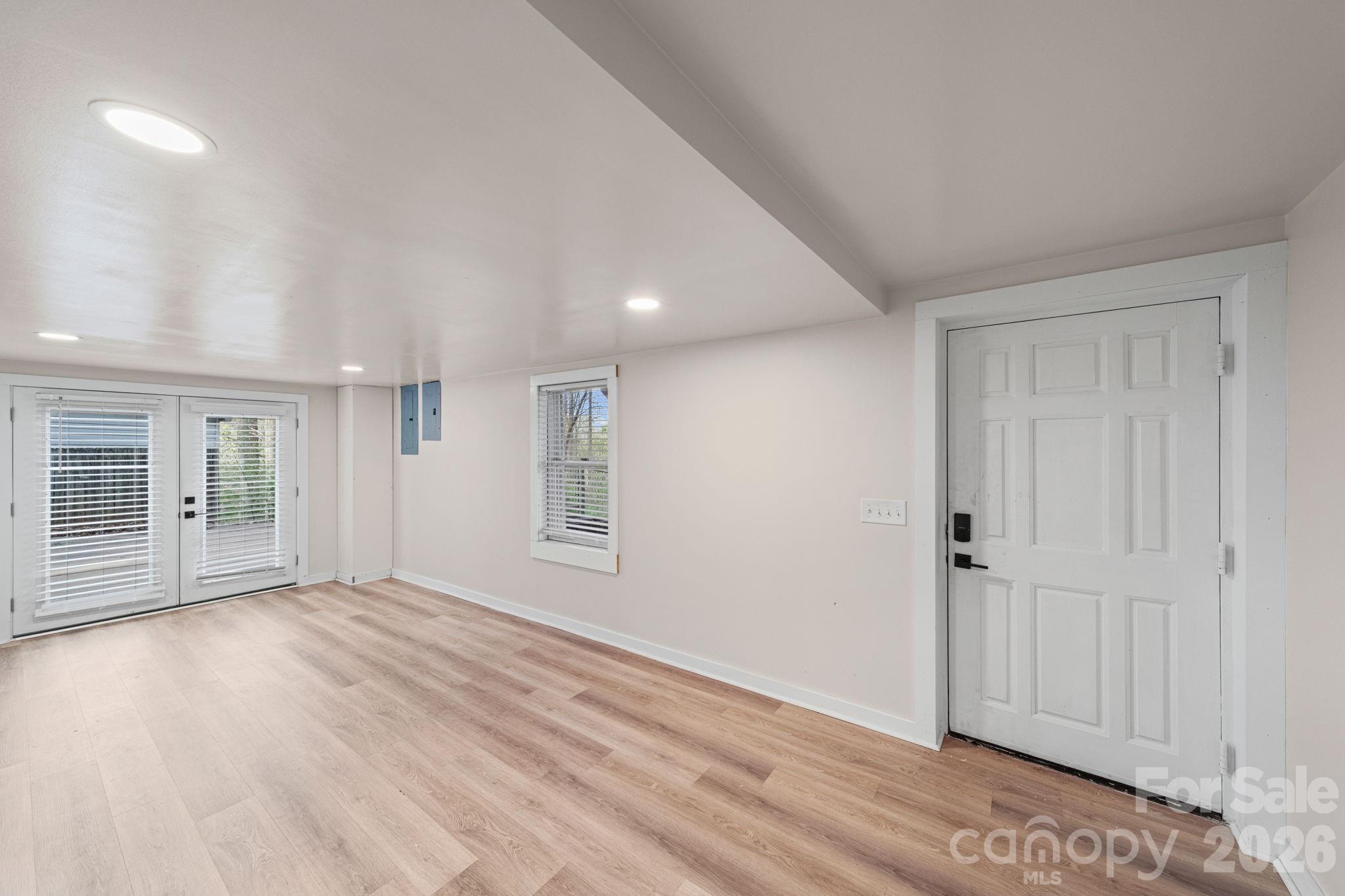 200 Maple Court — Lexington
