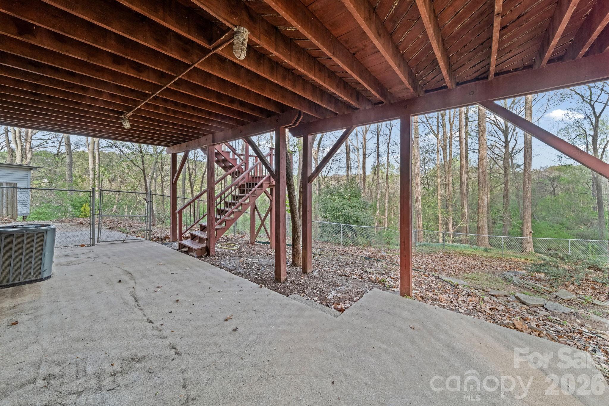 200 Maple Court — Lexington