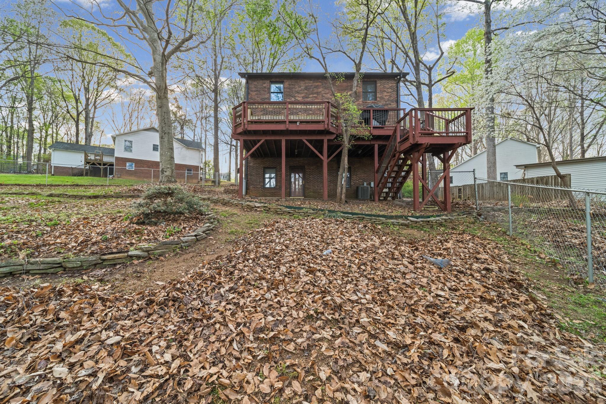 200 Maple Court — Lexington