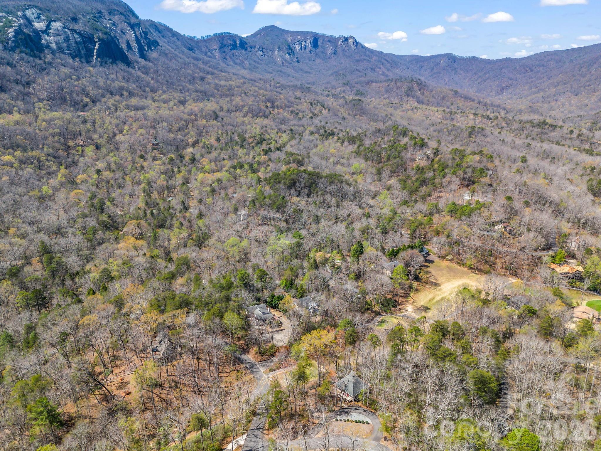 121 Fern Loop — Lake Lure