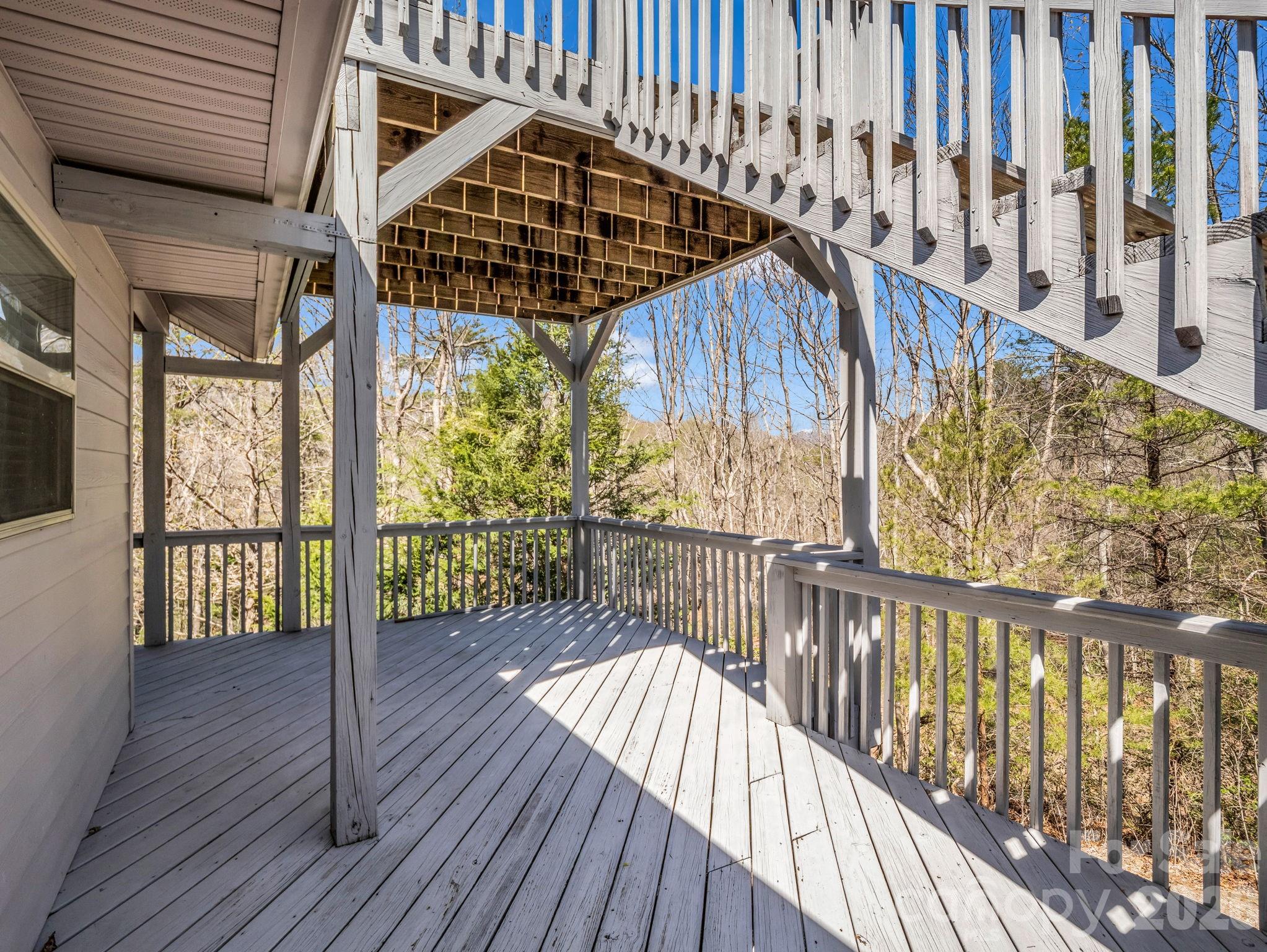 121 Fern Loop — Lake Lure
