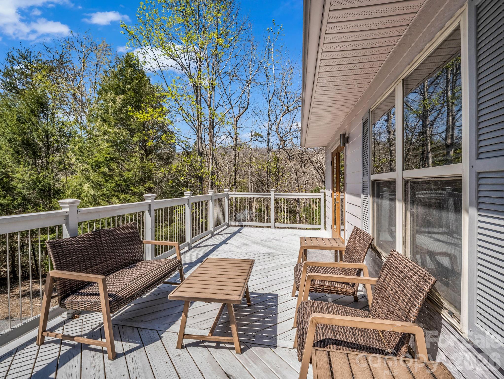 121 Fern Loop — Lake Lure