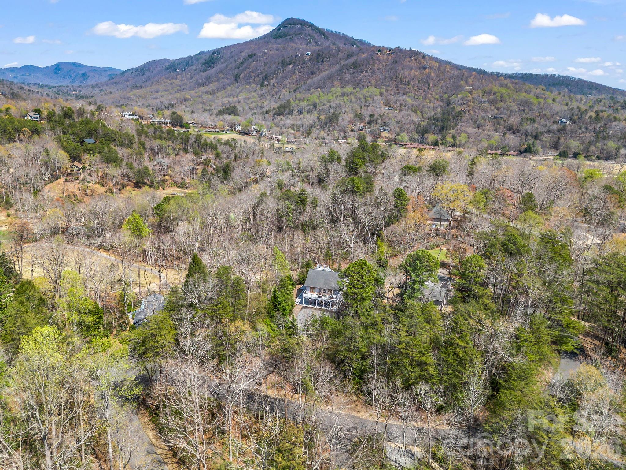 121 Fern Loop — Lake Lure
