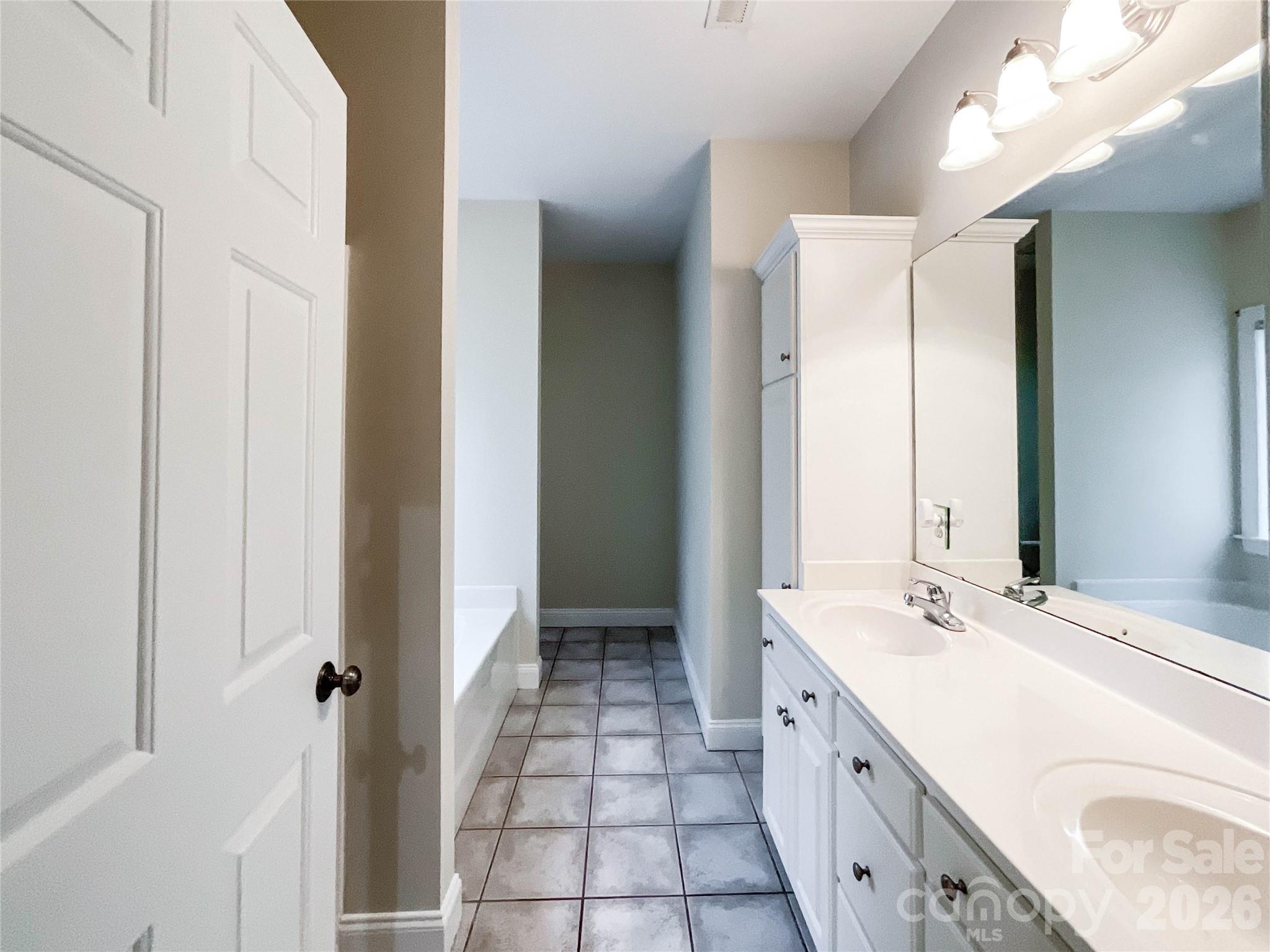 1406 Kent Court — Monroe